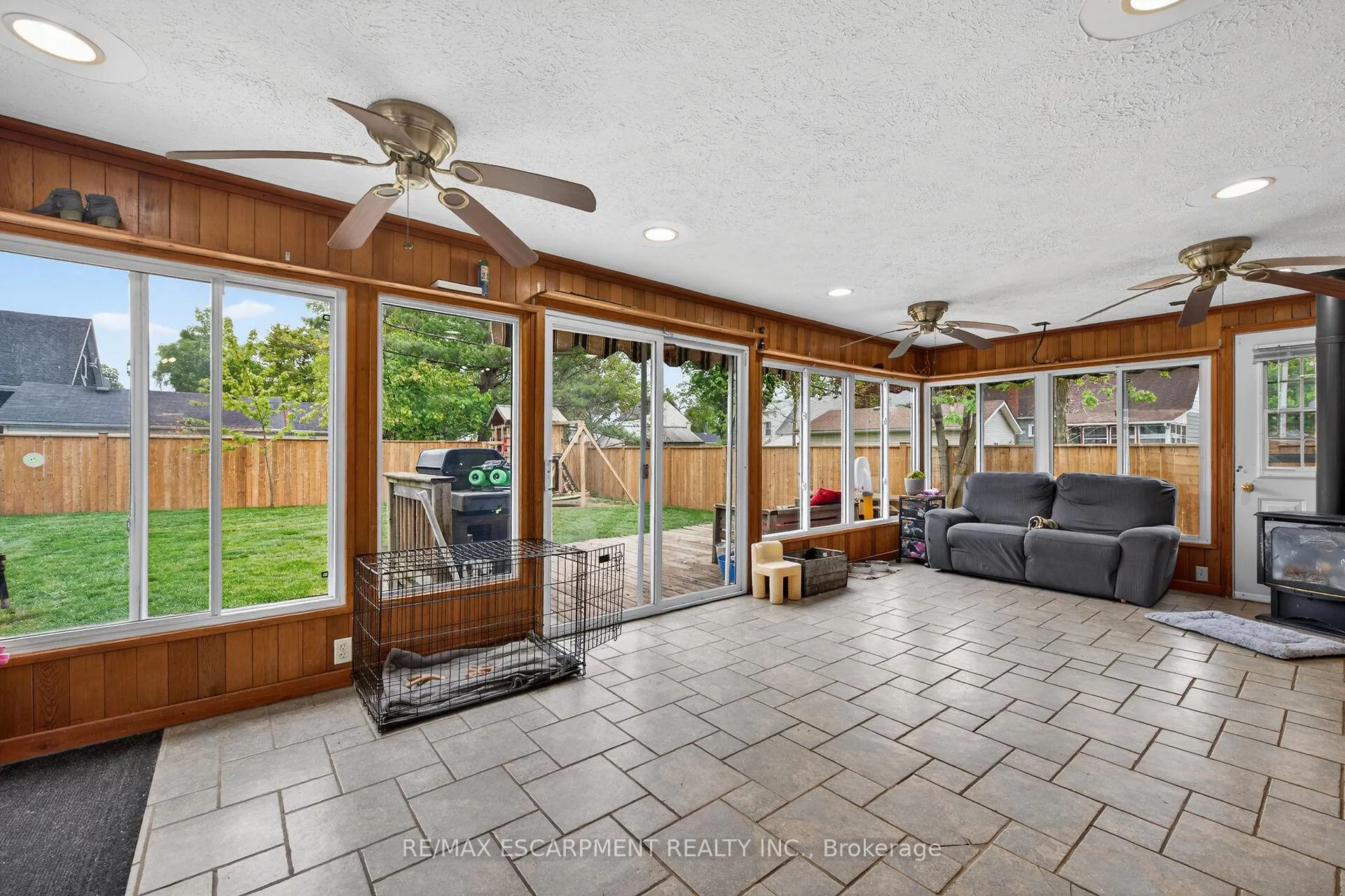 Photo 9 of 827 Pine Street, Haldimand, Dunnville — HOMEH