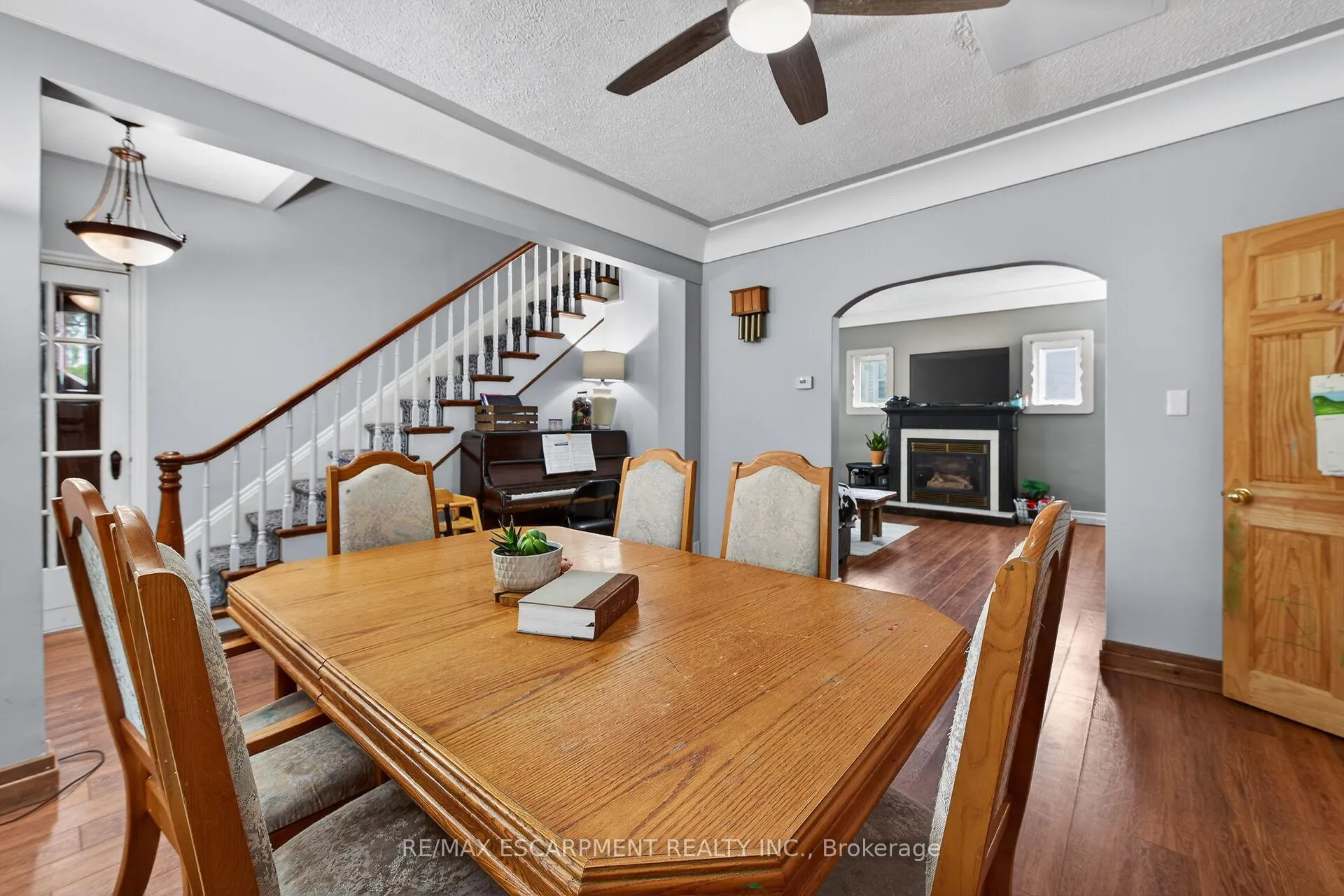 Photo 16 of 827 Pine Street, Haldimand, Dunnville — HOMEH