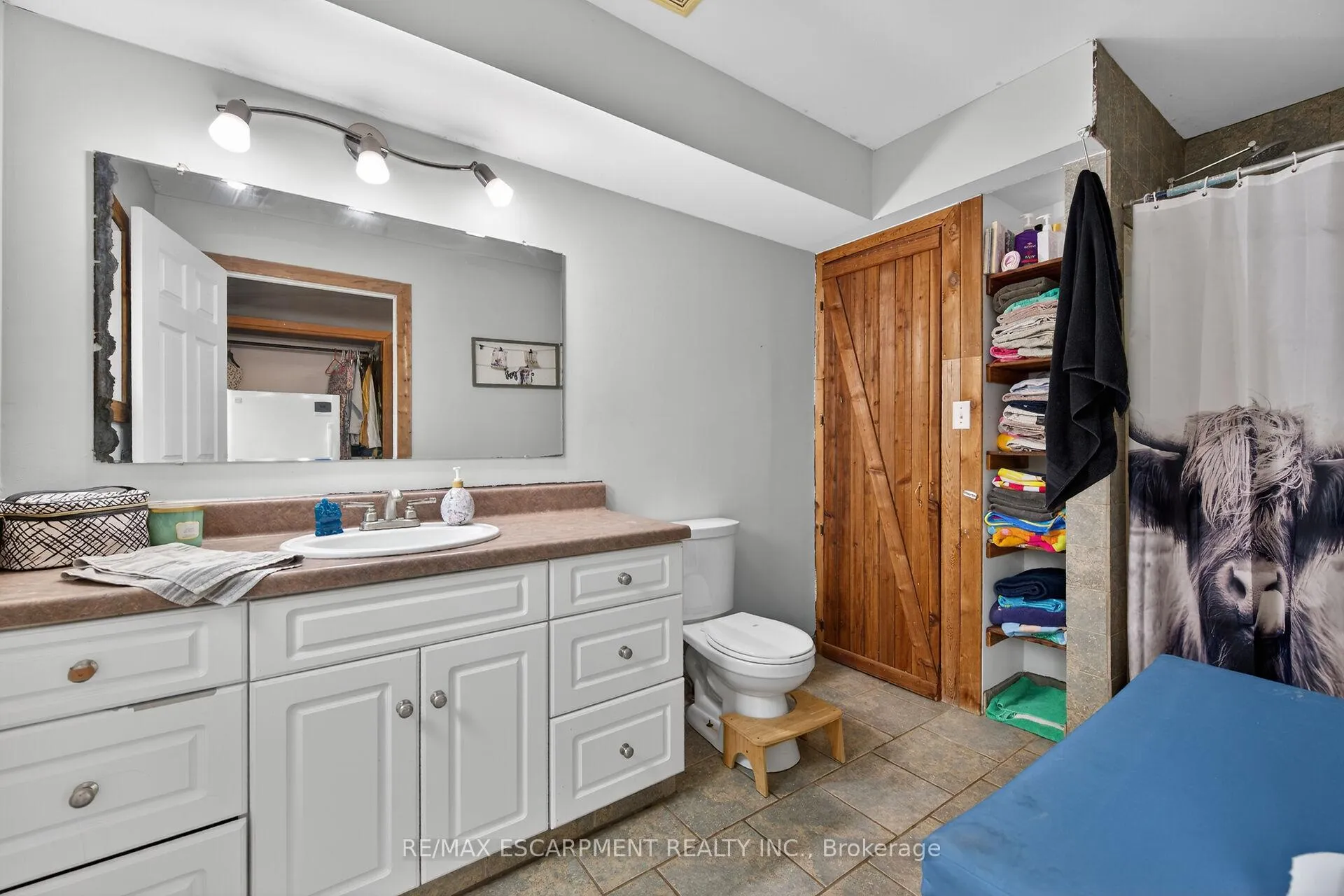 Photo 35 of 827 Pine Street, Haldimand, Dunnville — HOMEH
