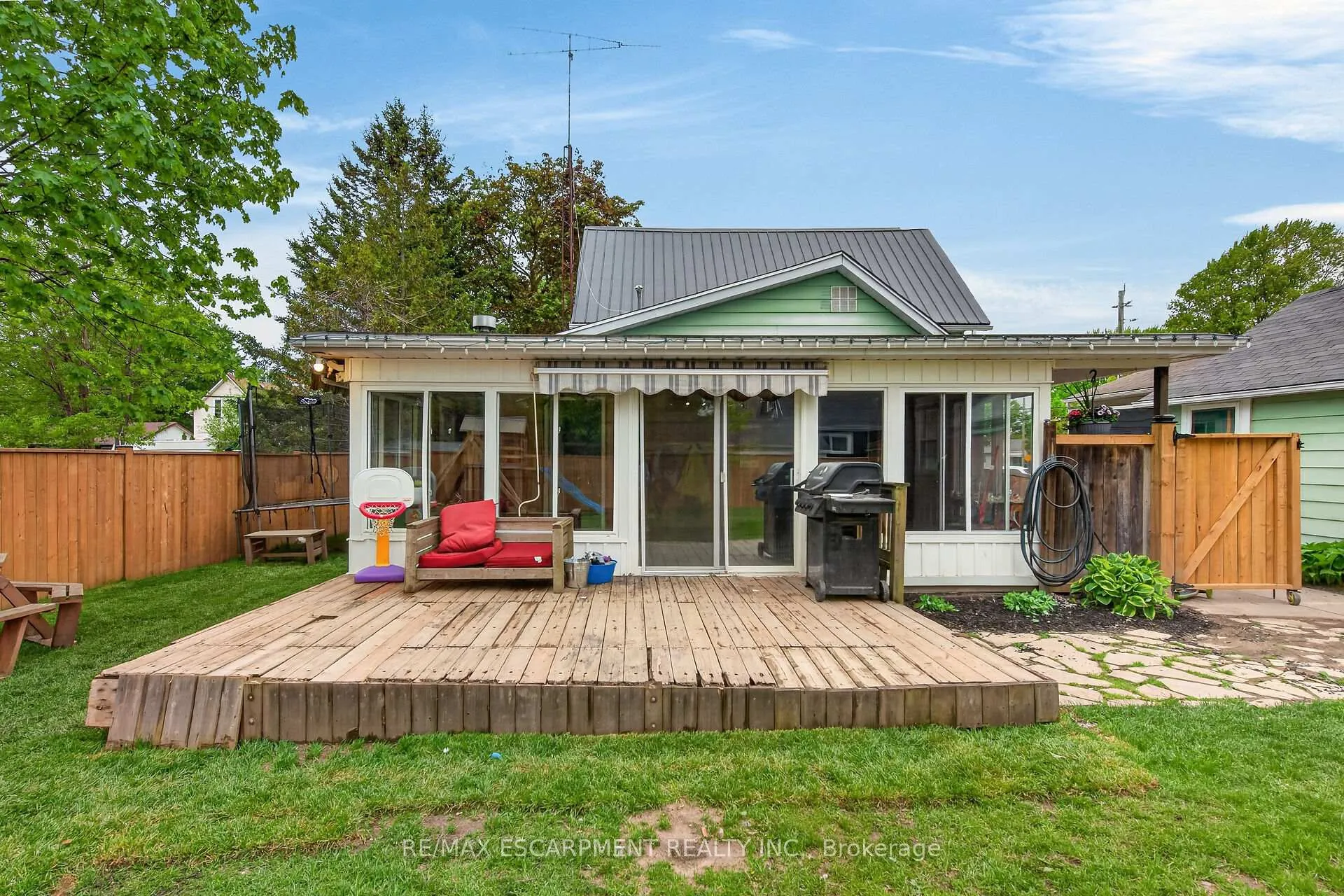 Photo 38 of 827 Pine Street, Haldimand, Dunnville — HOMEH