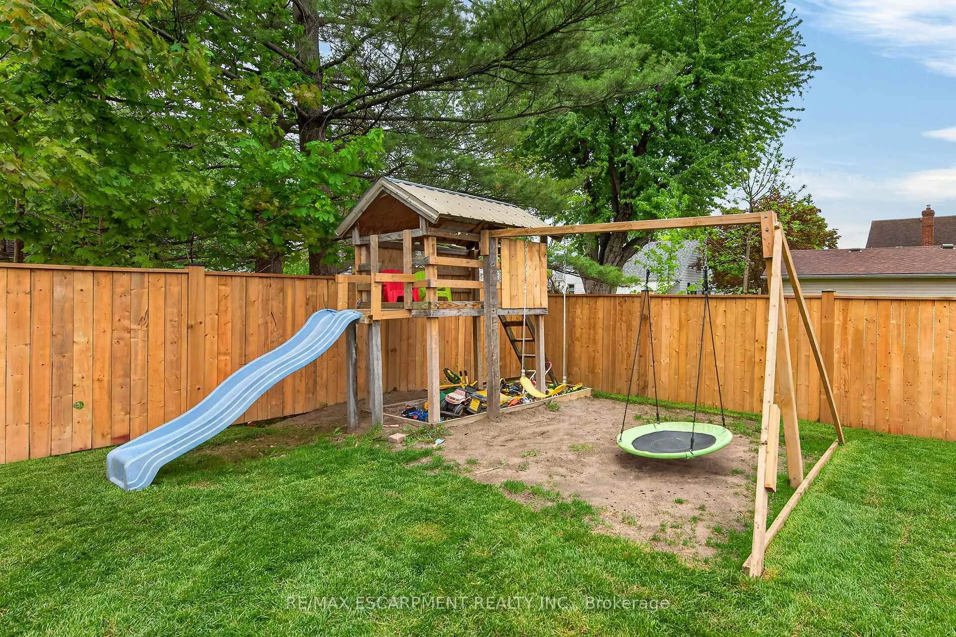 Photo 39 of 827 Pine Street, Haldimand, Dunnville — HOMEH