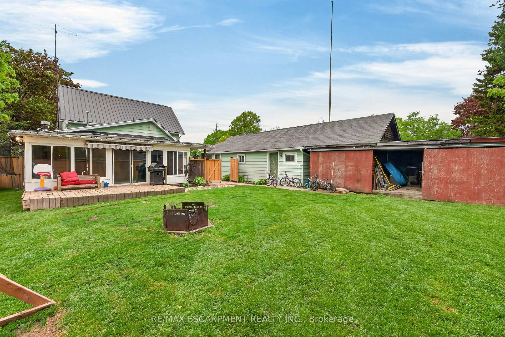 Photo 40 of 827 Pine Street, Haldimand, Dunnville — HOMEH