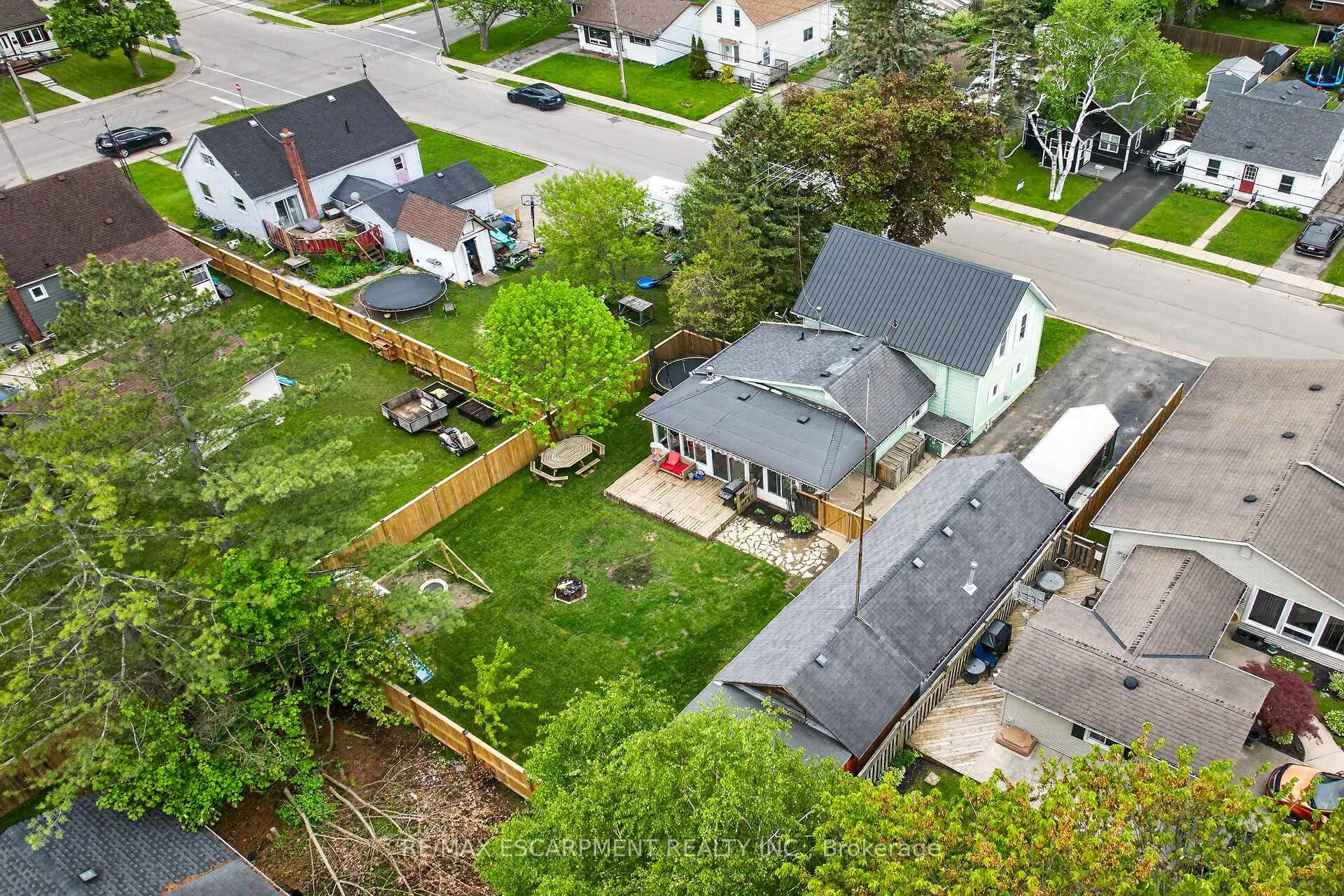 Photo 46 of 827 Pine Street, Haldimand, Dunnville — HOMEH