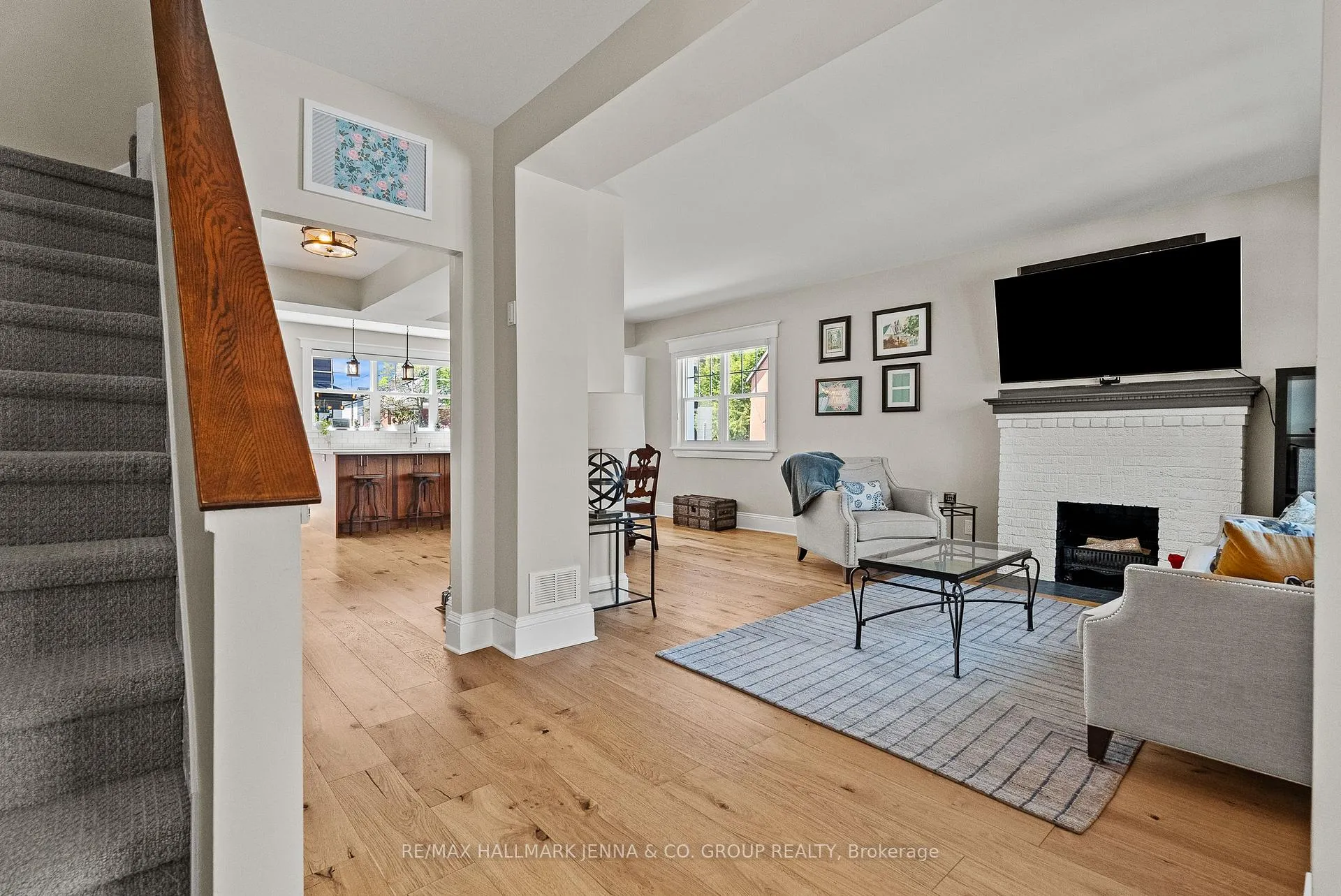 Photo 4 of 114 Hamilton Avenue N, Ottawa, Ottawa West — HOMEH