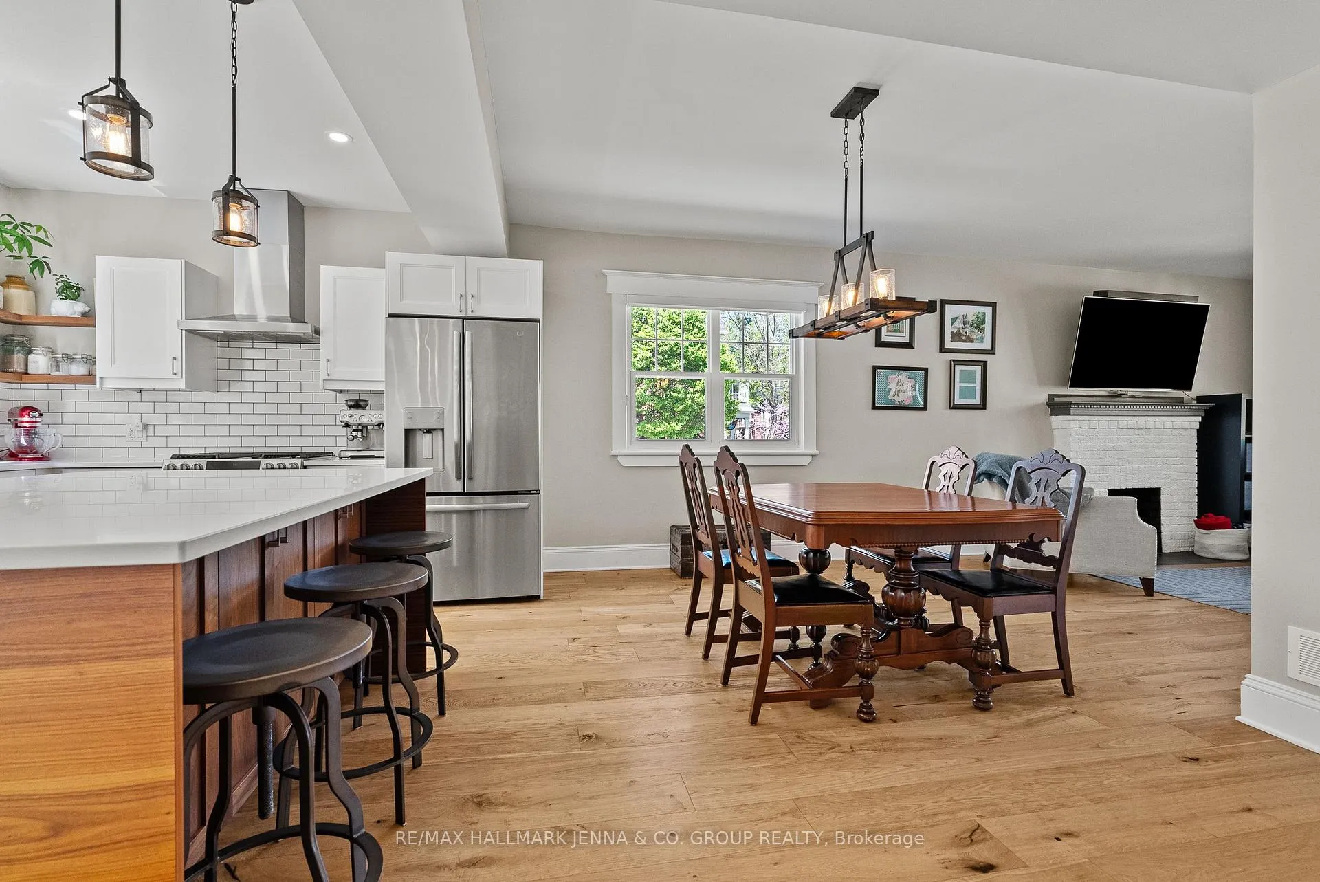 Photo 10 of 114 Hamilton Avenue N, Ottawa, Ottawa West — HOMEH