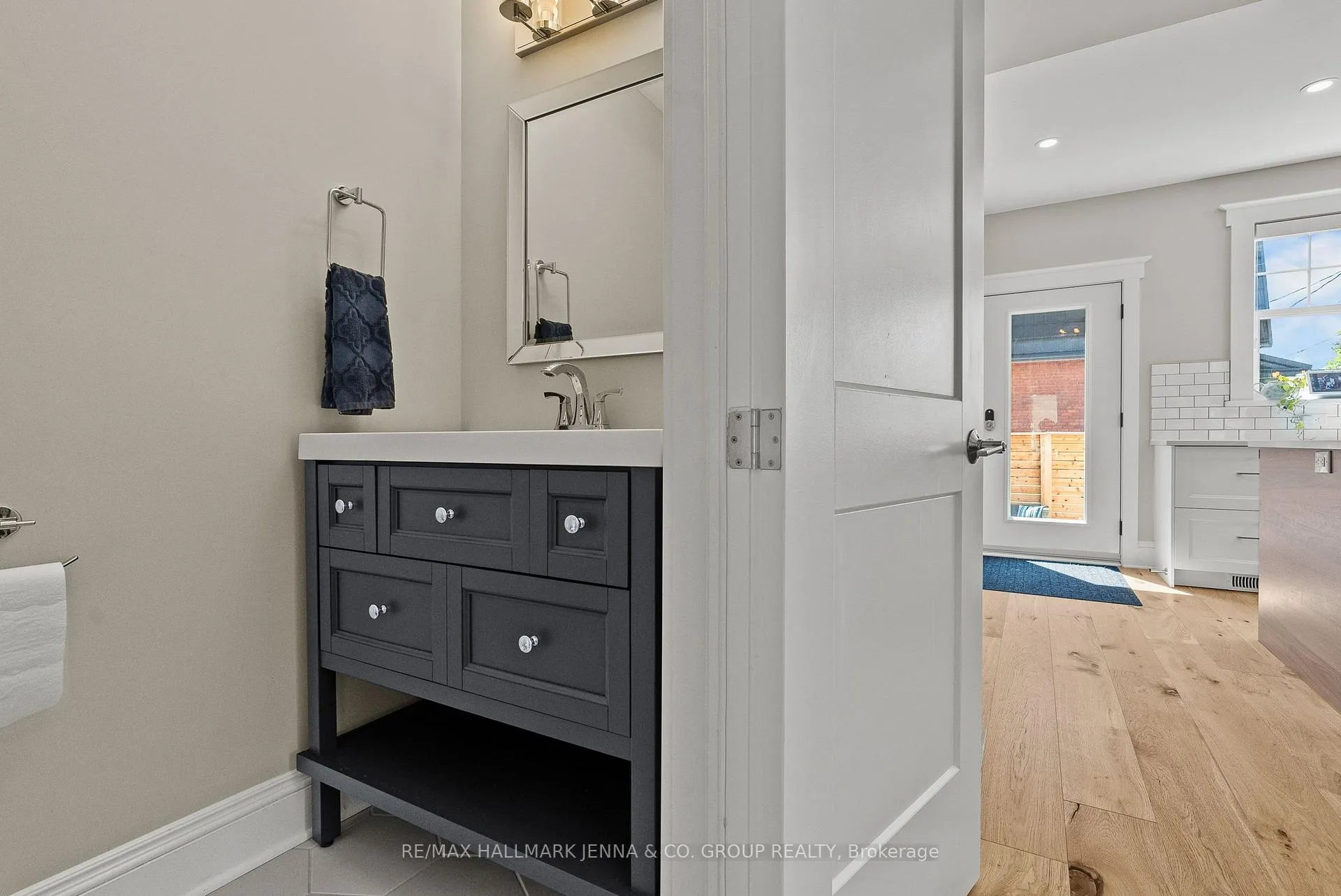Photo 17 of 114 Hamilton Avenue N, Ottawa, Ottawa West — HOMEH