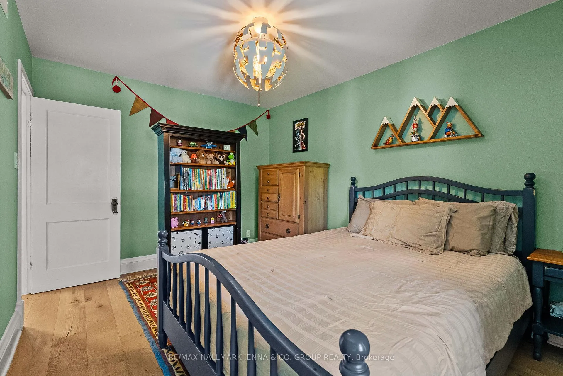 Photo 23 of 114 Hamilton Avenue N, Ottawa, Ottawa West — HOMEH