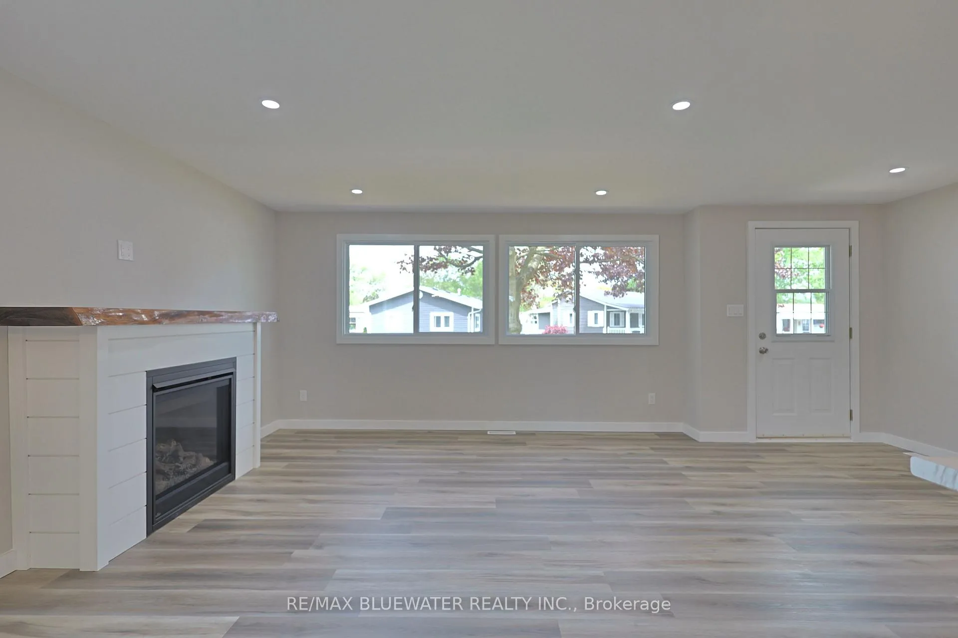 Photo 11 of 179 Pebble Beach Parkway, South Huron, Stephen — HOMEH