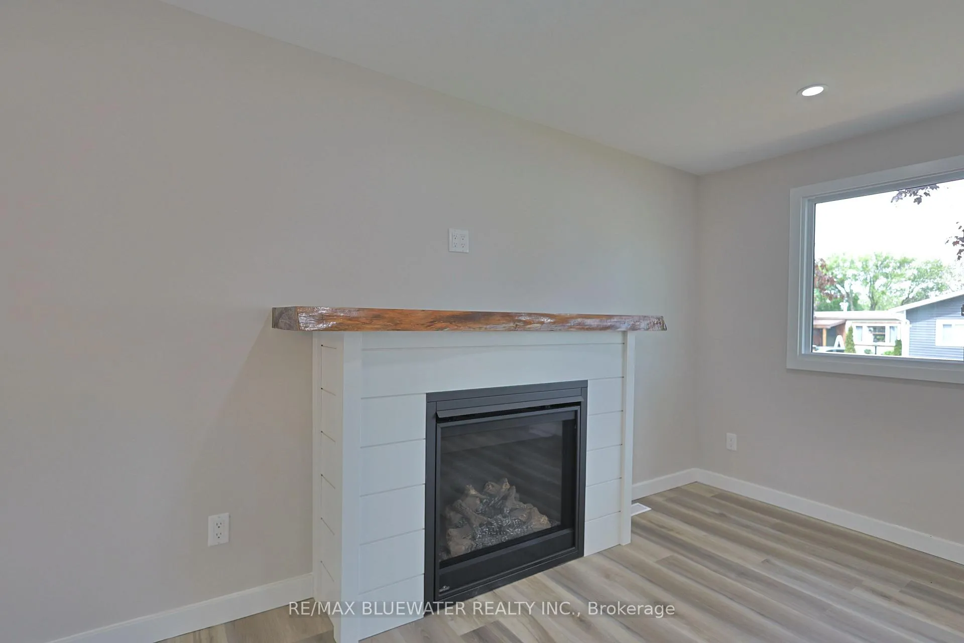 Photo 12 of 179 Pebble Beach Parkway, South Huron, Stephen — HOMEH