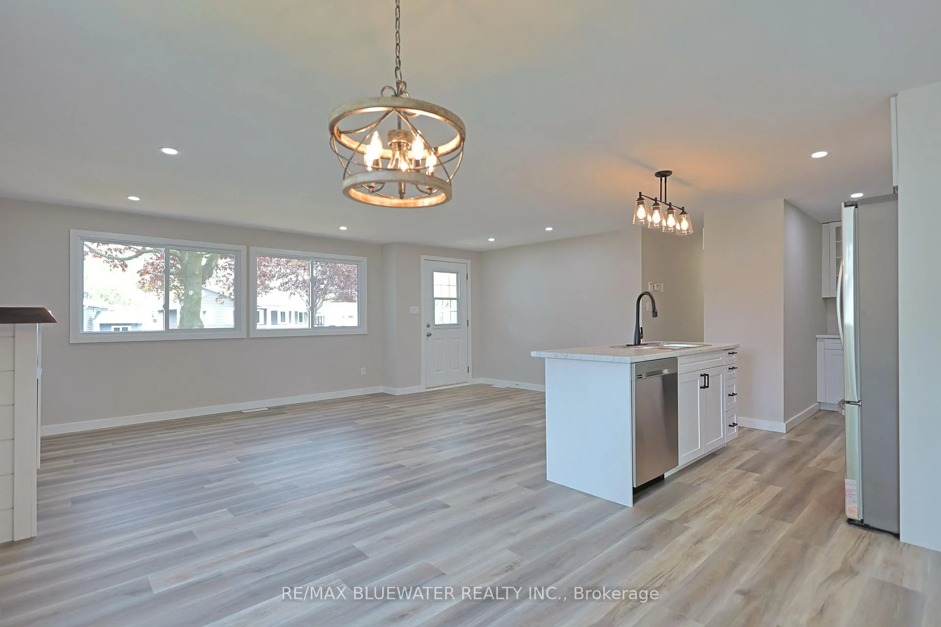 Photo 15 of 179 Pebble Beach Parkway, South Huron, Stephen — HOMEH