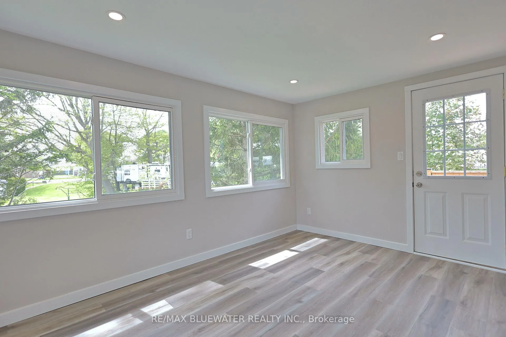 Photo 23 of 179 Pebble Beach Parkway, South Huron, Stephen — HOMEH