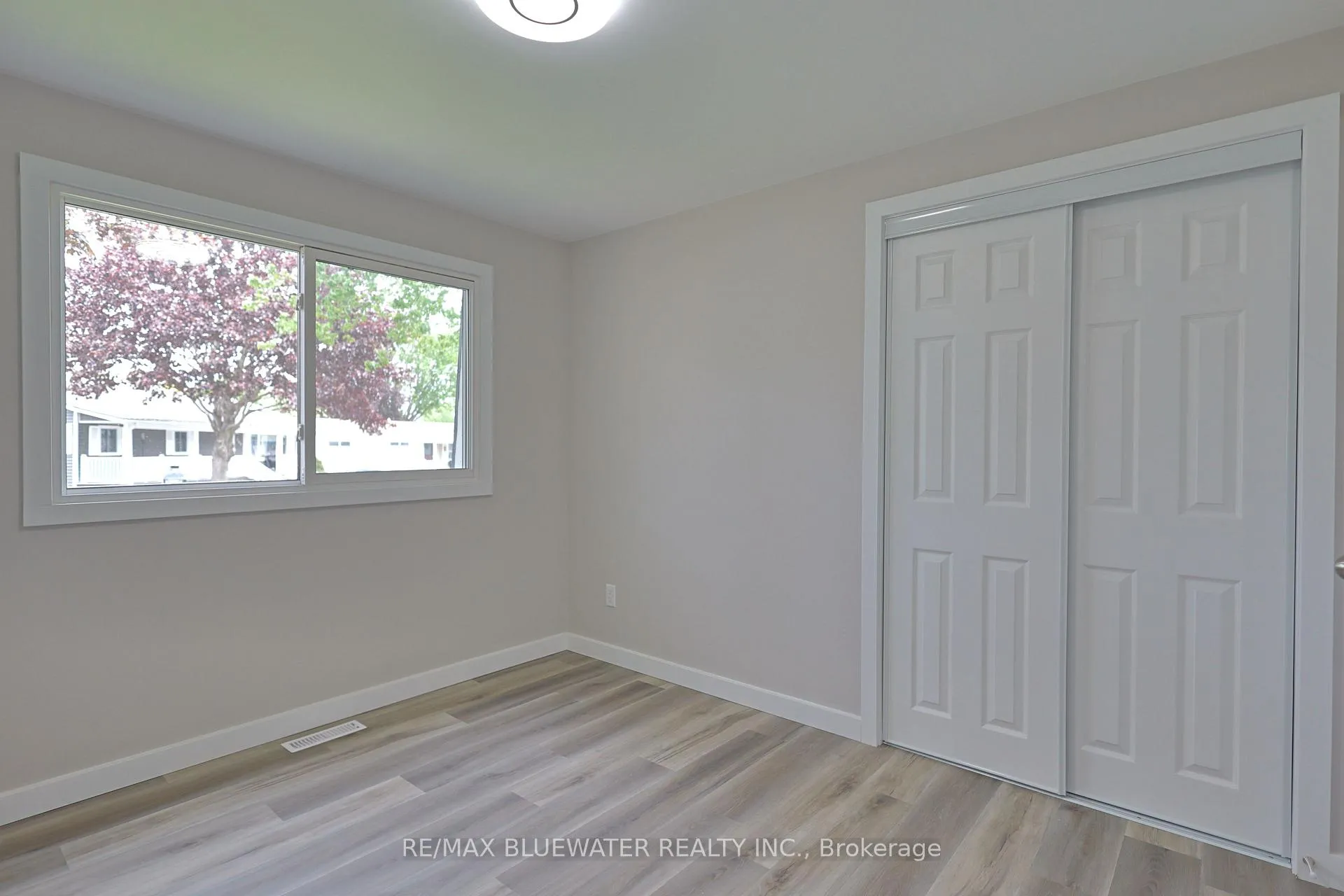 Photo 27 of 179 Pebble Beach Parkway, South Huron, Stephen — HOMEH