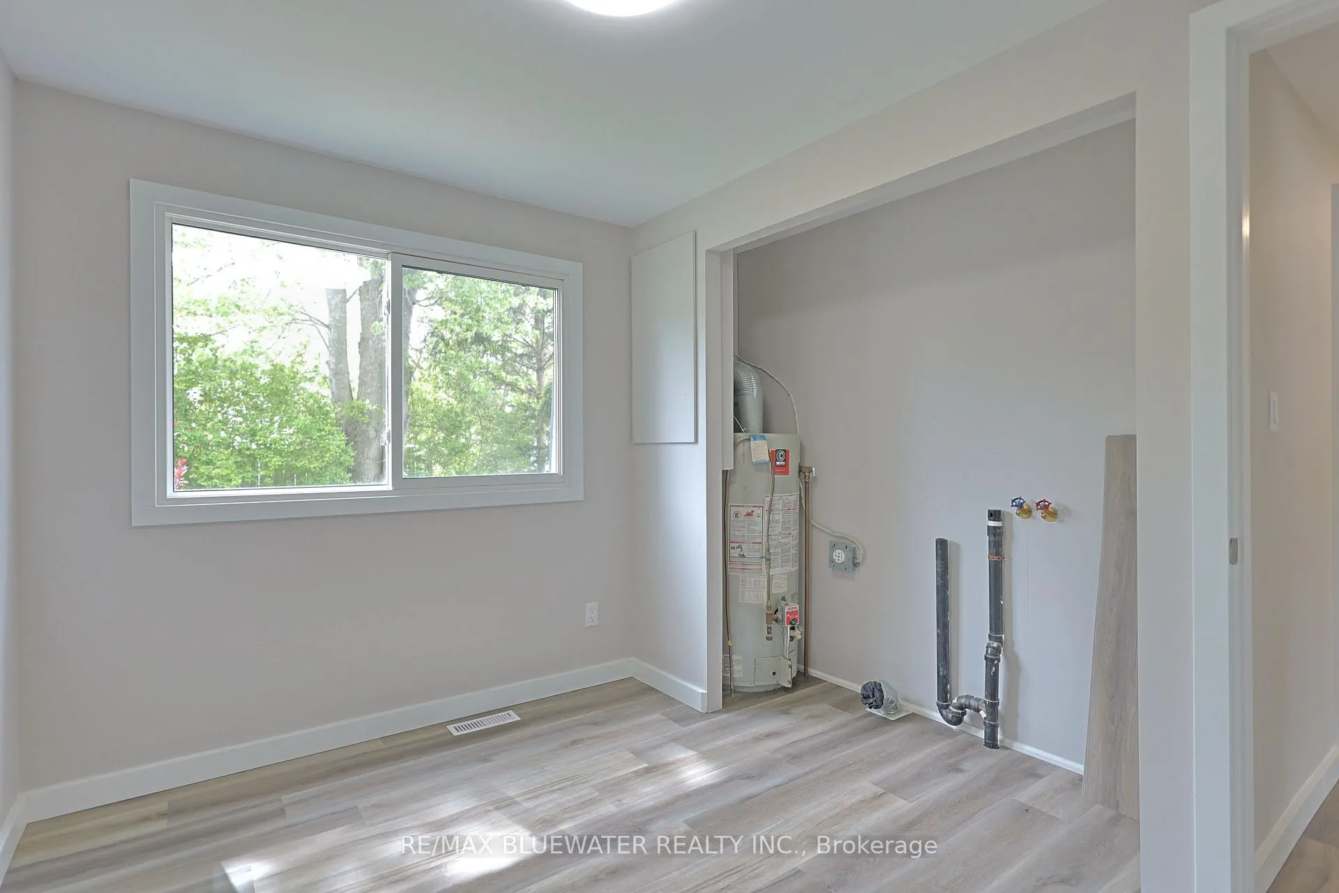 Photo 28 of 179 Pebble Beach Parkway, South Huron, Stephen — HOMEH