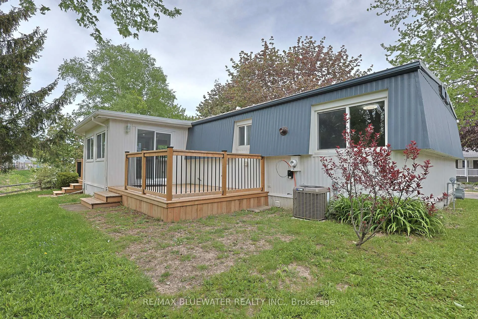 Photo 34 of 179 Pebble Beach Parkway, South Huron, Stephen — HOMEH