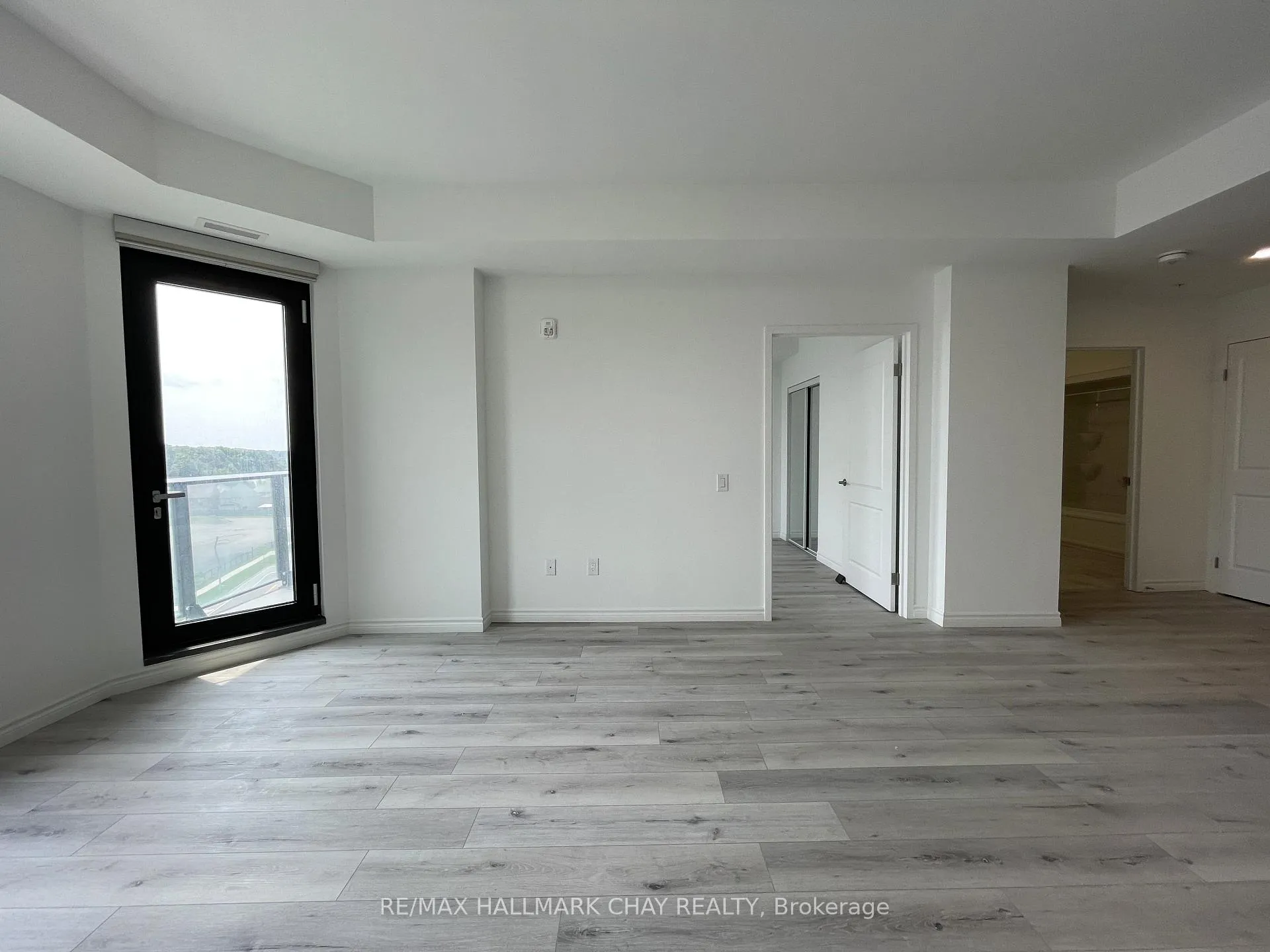 Photo 11 of Unit 412, 30 Hanmer Street W, Barrie, West Bayfield — HOMEH