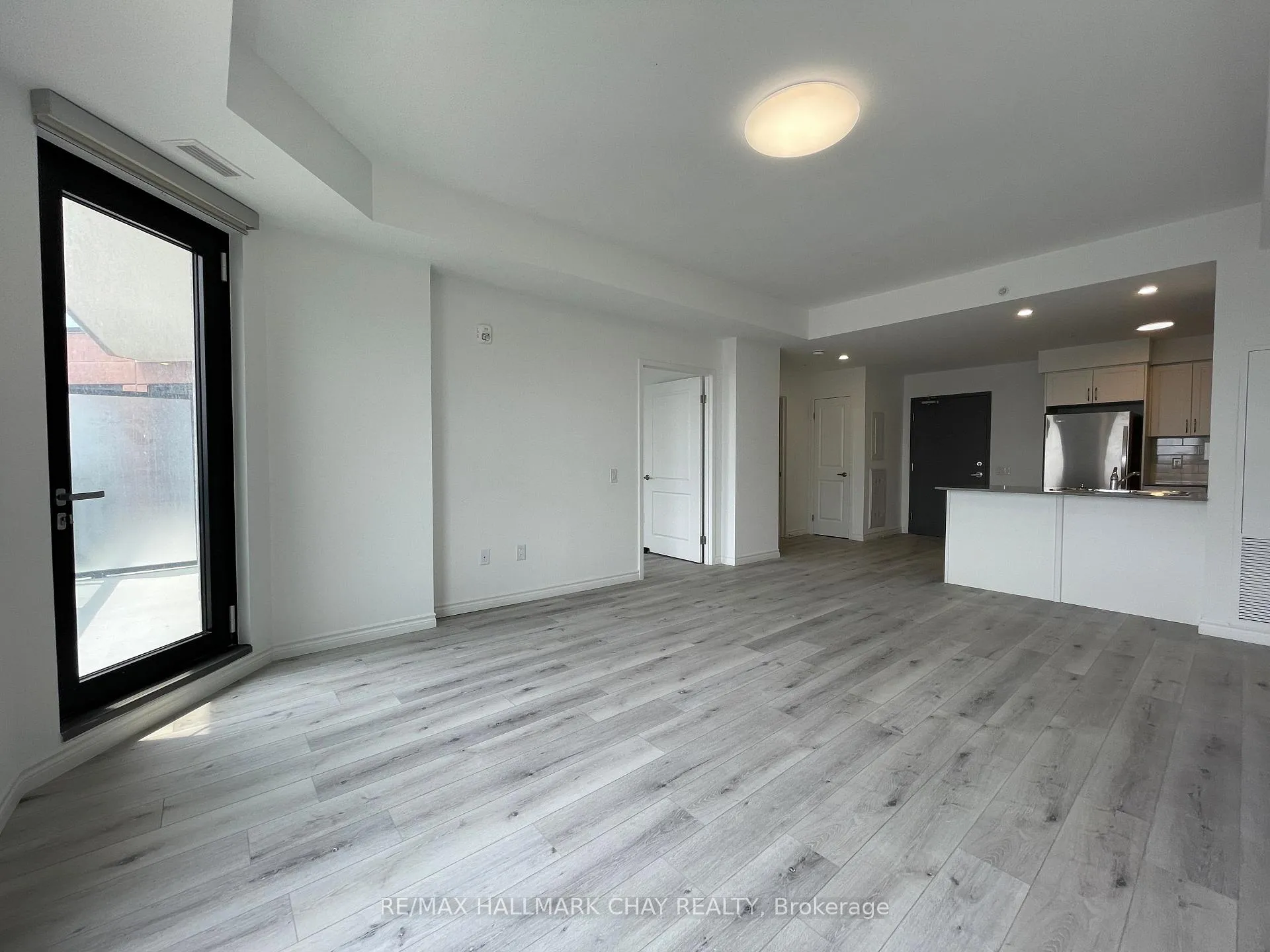 Photo 12 of Unit 412, 30 Hanmer Street W, Barrie, West Bayfield — HOMEH