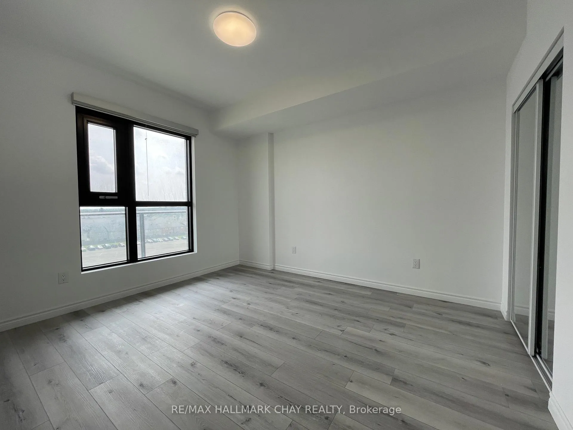 Photo 13 of Unit 412, 30 Hanmer Street W, Barrie, West Bayfield — HOMEH