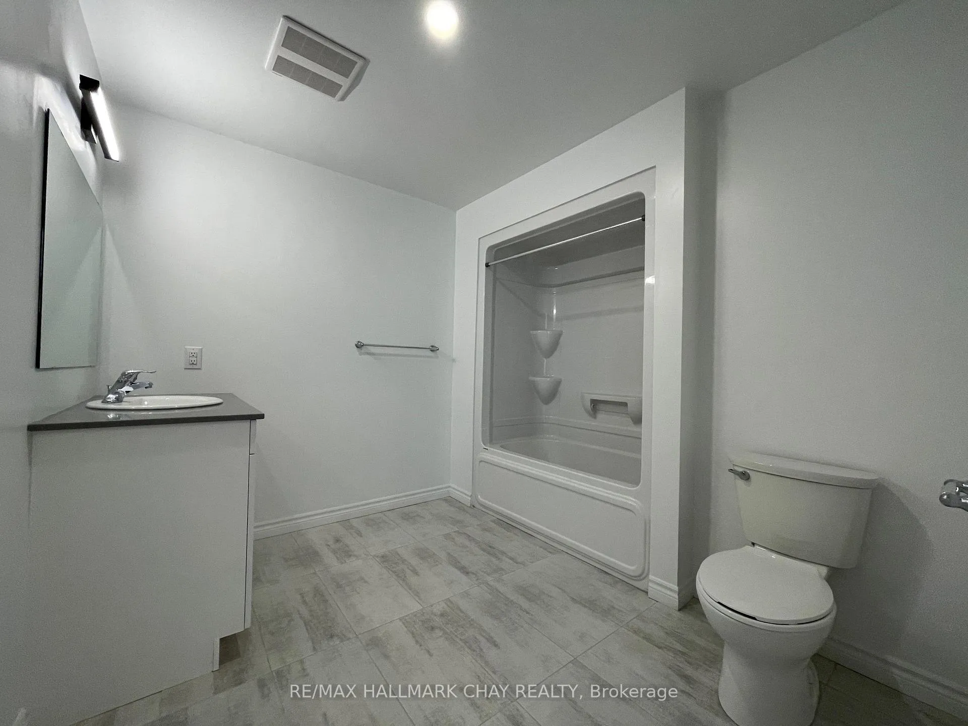 Photo 14 of Unit 412, 30 Hanmer Street W, Barrie, West Bayfield — HOMEH