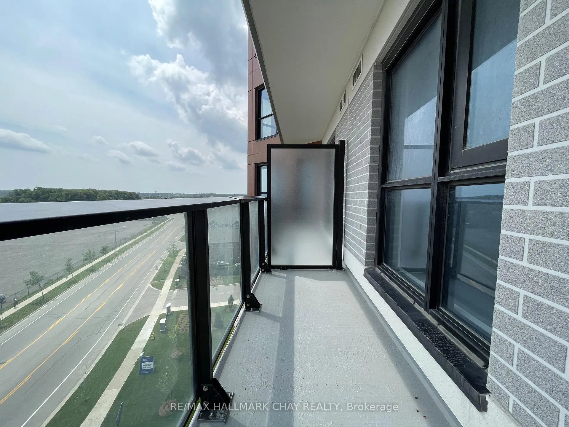 Photo 16 of Unit 412, 30 Hanmer Street W, Barrie, West Bayfield — HOMEH