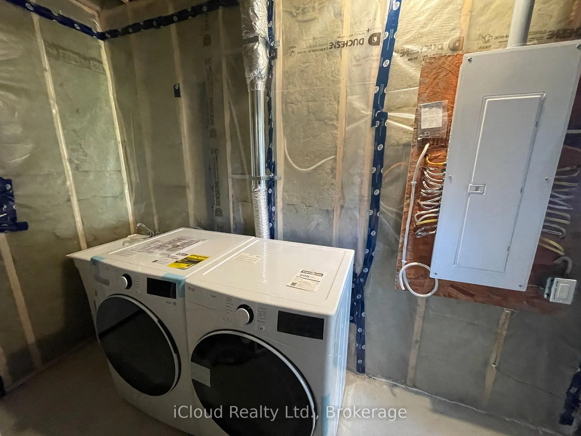 Photo 9 of Unit Lower, 27 Hollybrook Trail, Kitchener — HOMEH