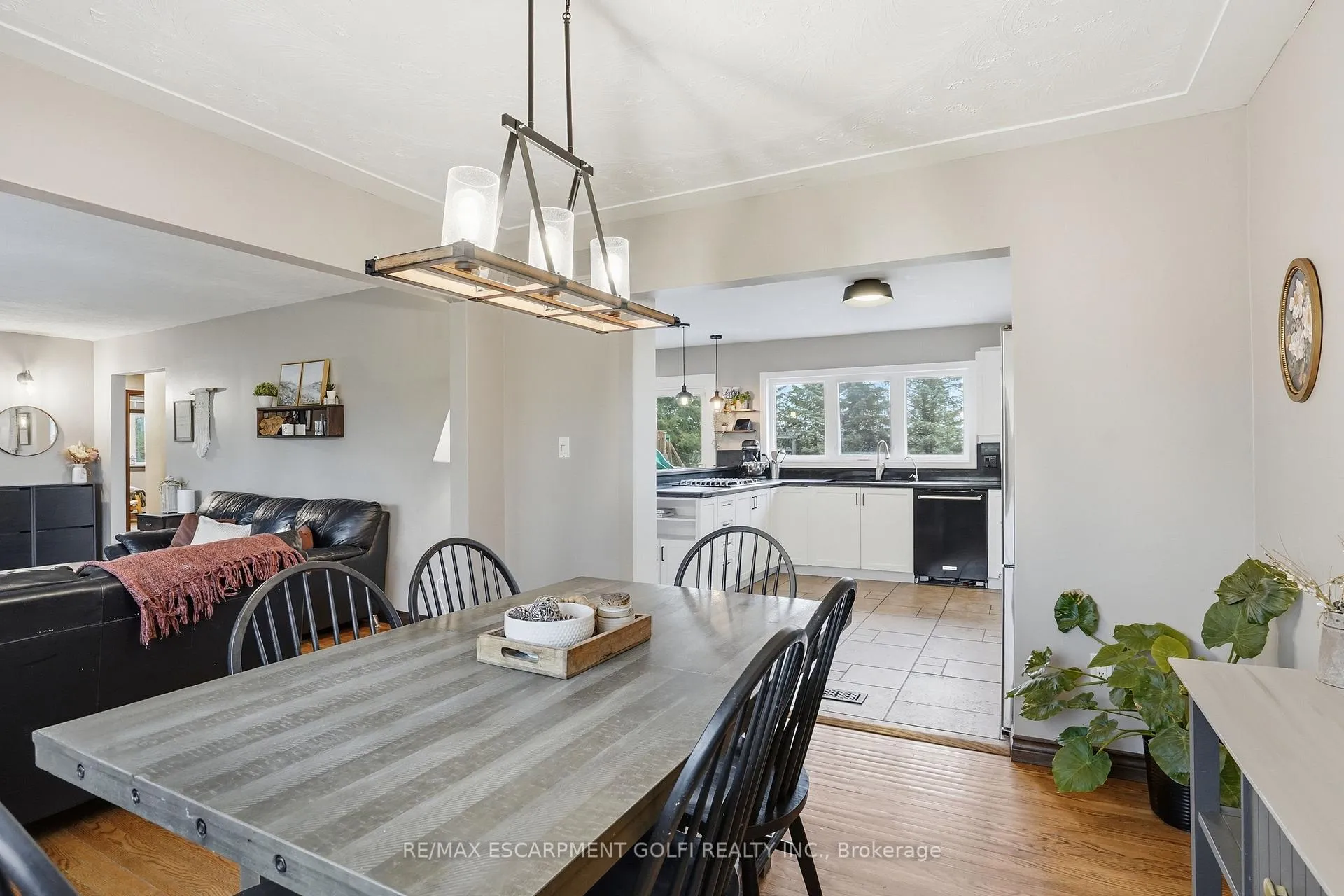 Photo 9 of 800 Hall Road, Hamilton, Rural Glanbrook — HOMEH