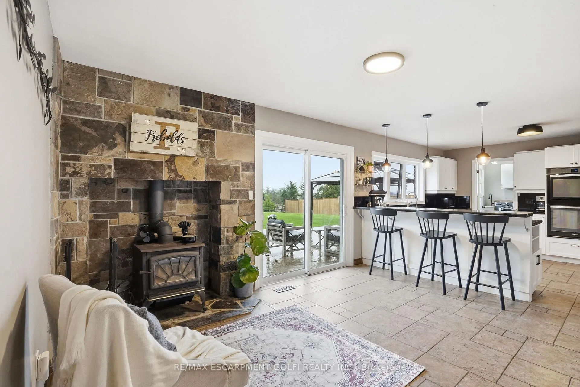 Photo 12 of 800 Hall Road, Hamilton, Rural Glanbrook — HOMEH