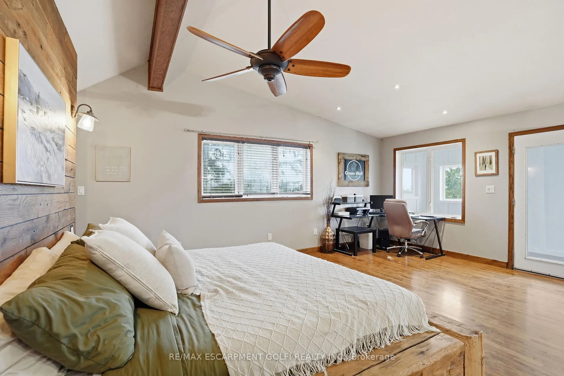 Photo 17 of 800 Hall Road, Hamilton, Rural Glanbrook — HOMEH