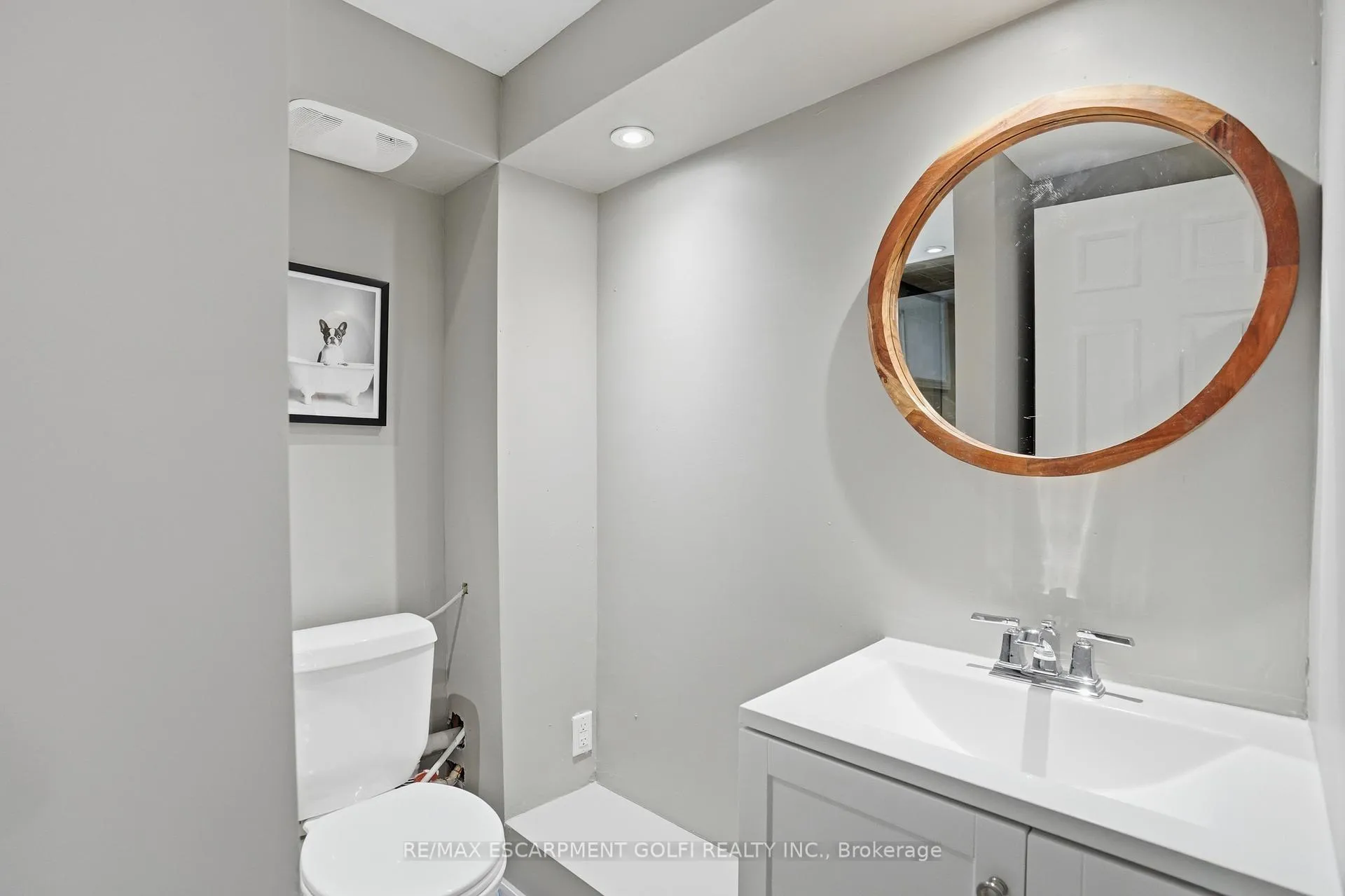 Photo 24 of 800 Hall Road, Hamilton, Rural Glanbrook — HOMEH