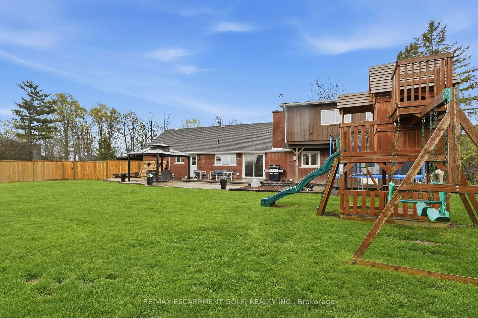 Photo 30 of 800 Hall Road, Hamilton, Rural Glanbrook — HOMEH