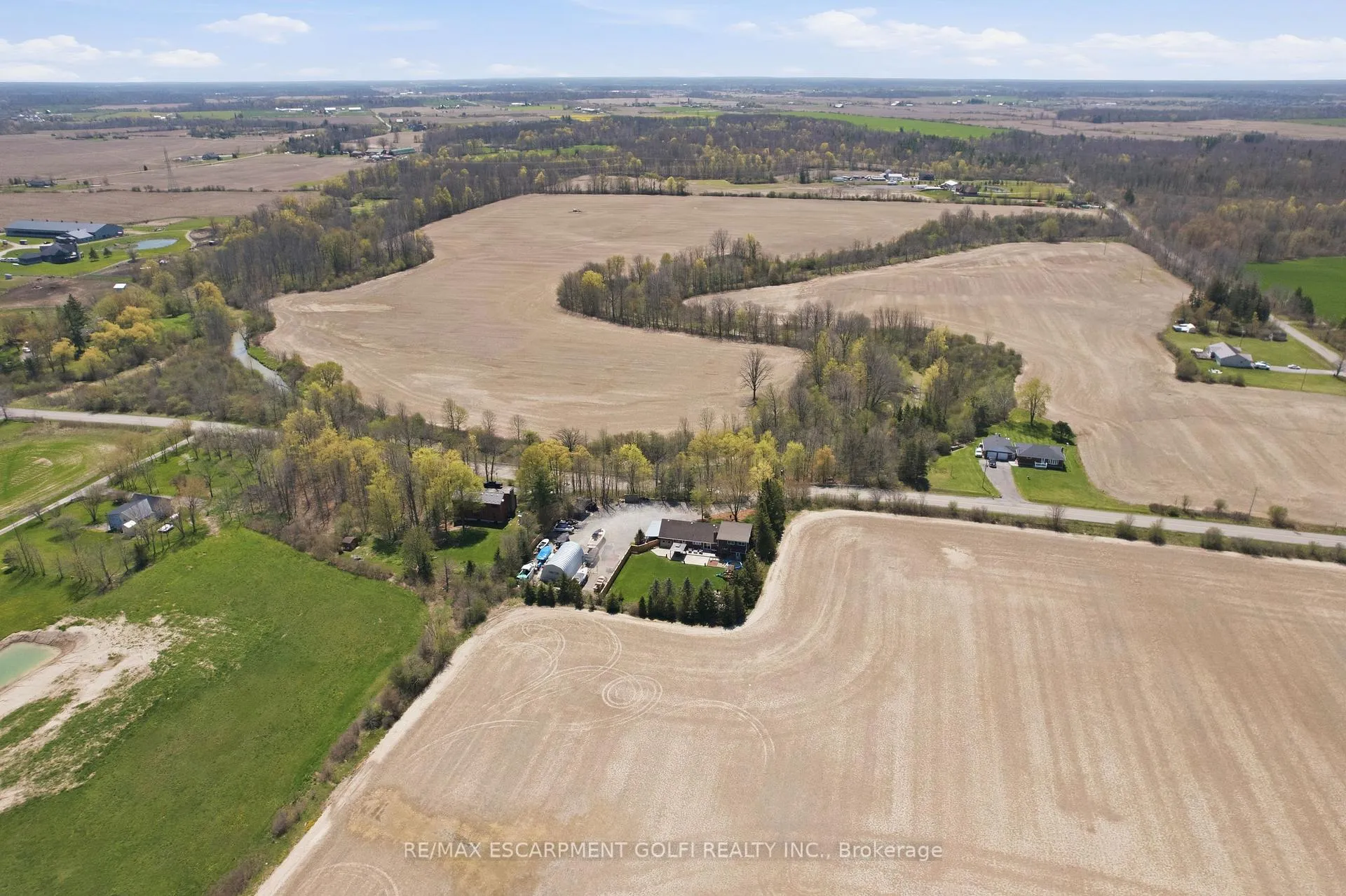 Photo 34 of 800 Hall Road, Hamilton, Rural Glanbrook — HOMEH