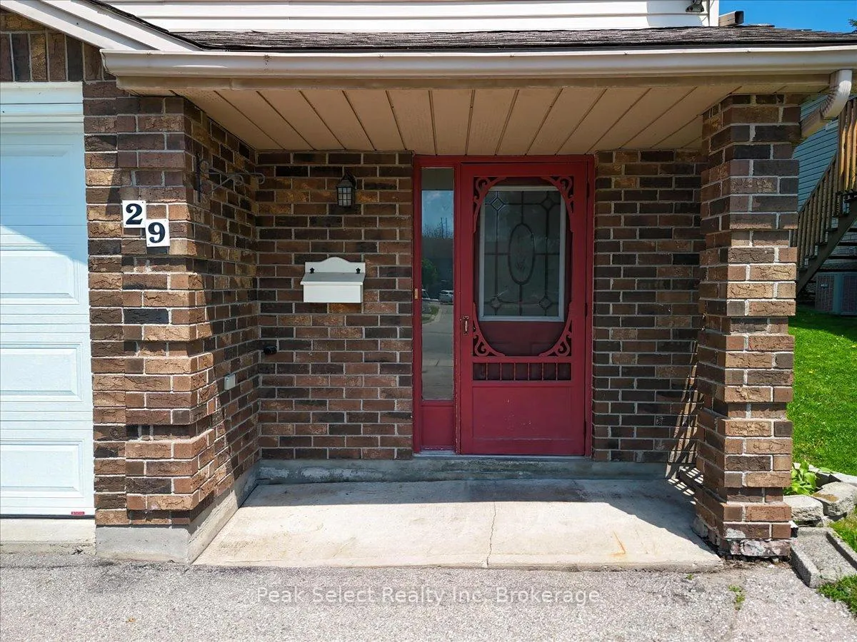Photo 2 of 29 Southvale Road, St. Marys — HOMEH