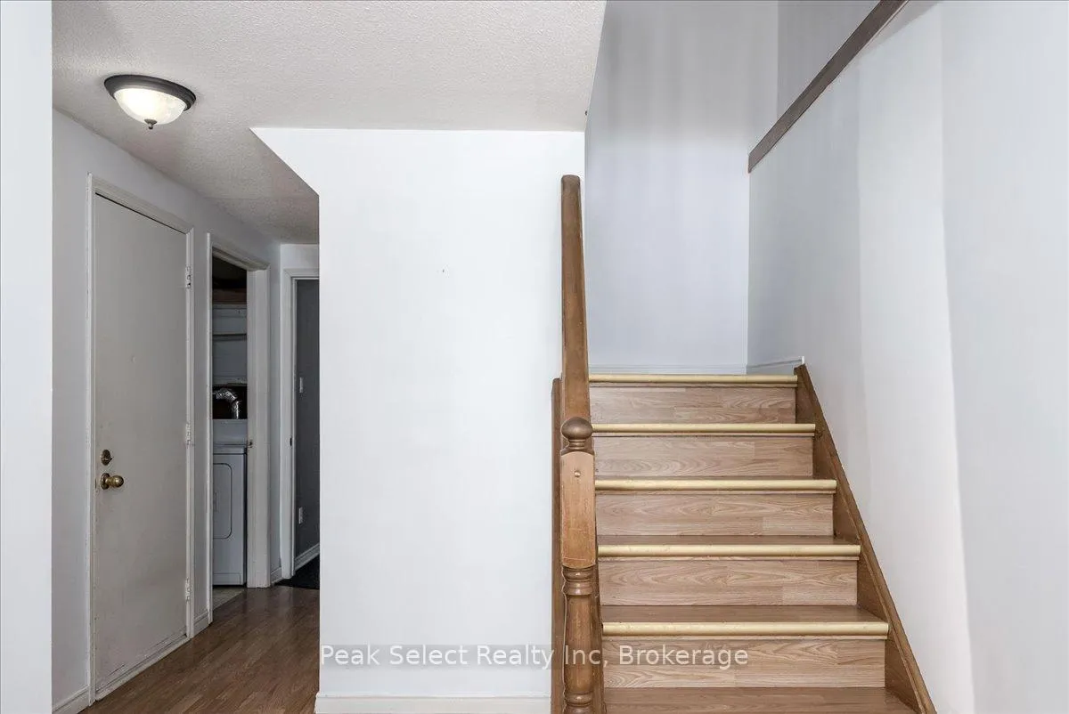 Photo 5 of 29 Southvale Road, St. Marys — HOMEH