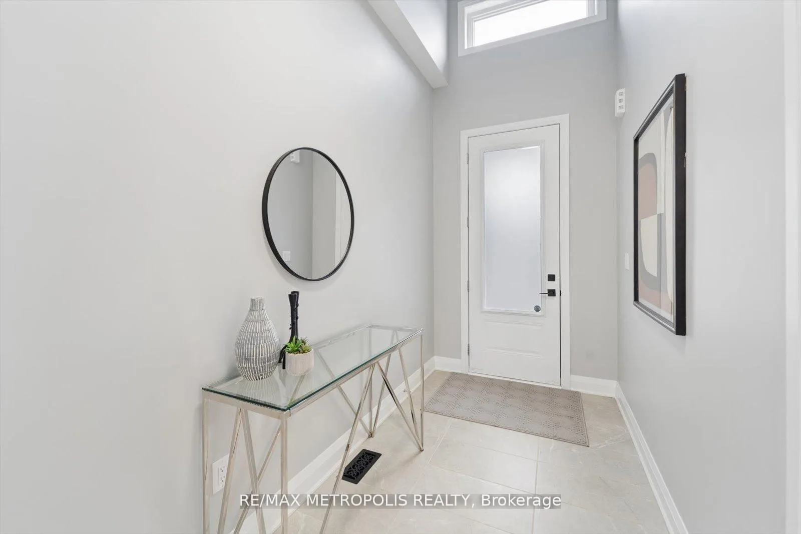 Photo 8 of 19 Vern Robertson Gate, Uxbridge — HOMEH