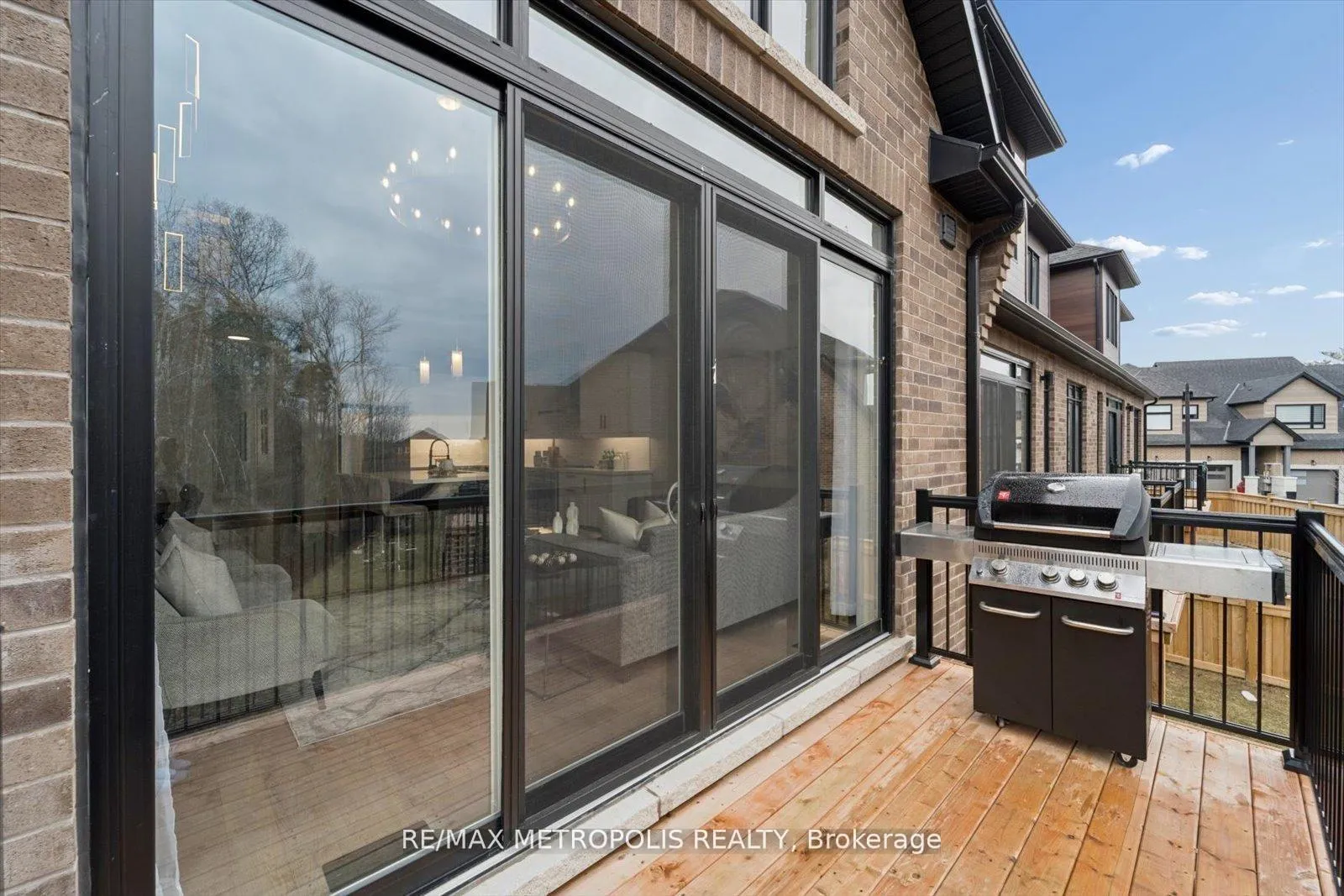 Photo 21 of 19 Vern Robertson Gate, Uxbridge — HOMEH
