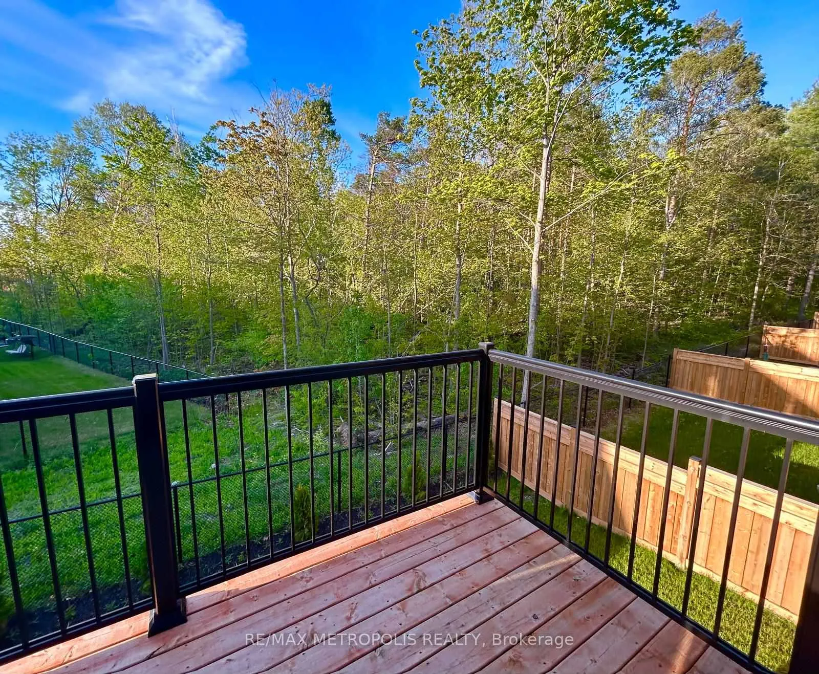 Photo 38 of 19 Vern Robertson Gate, Uxbridge — HOMEH