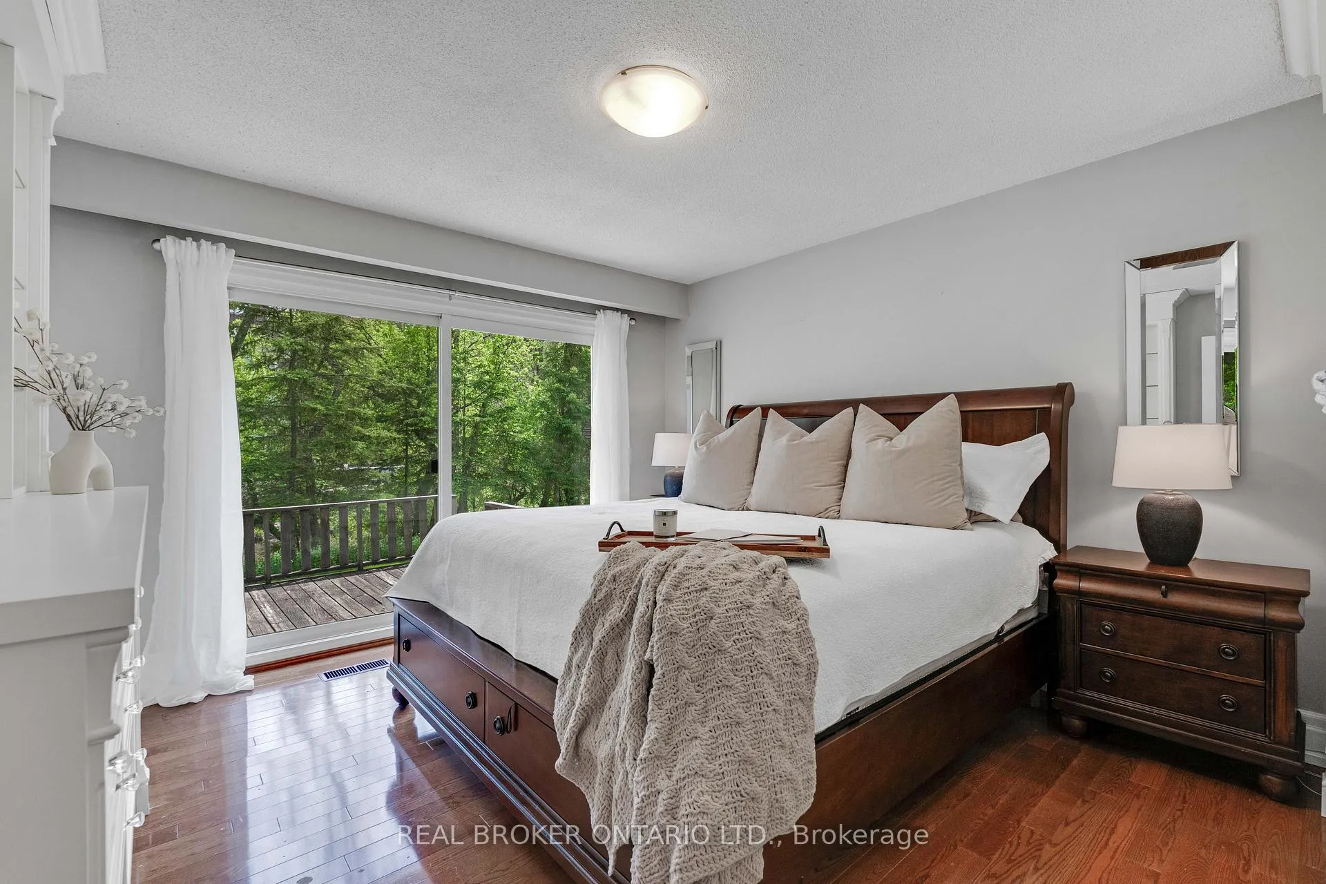 Photo 23 of 44 Hickman Street, Caledon, Bolton West — HOMEH