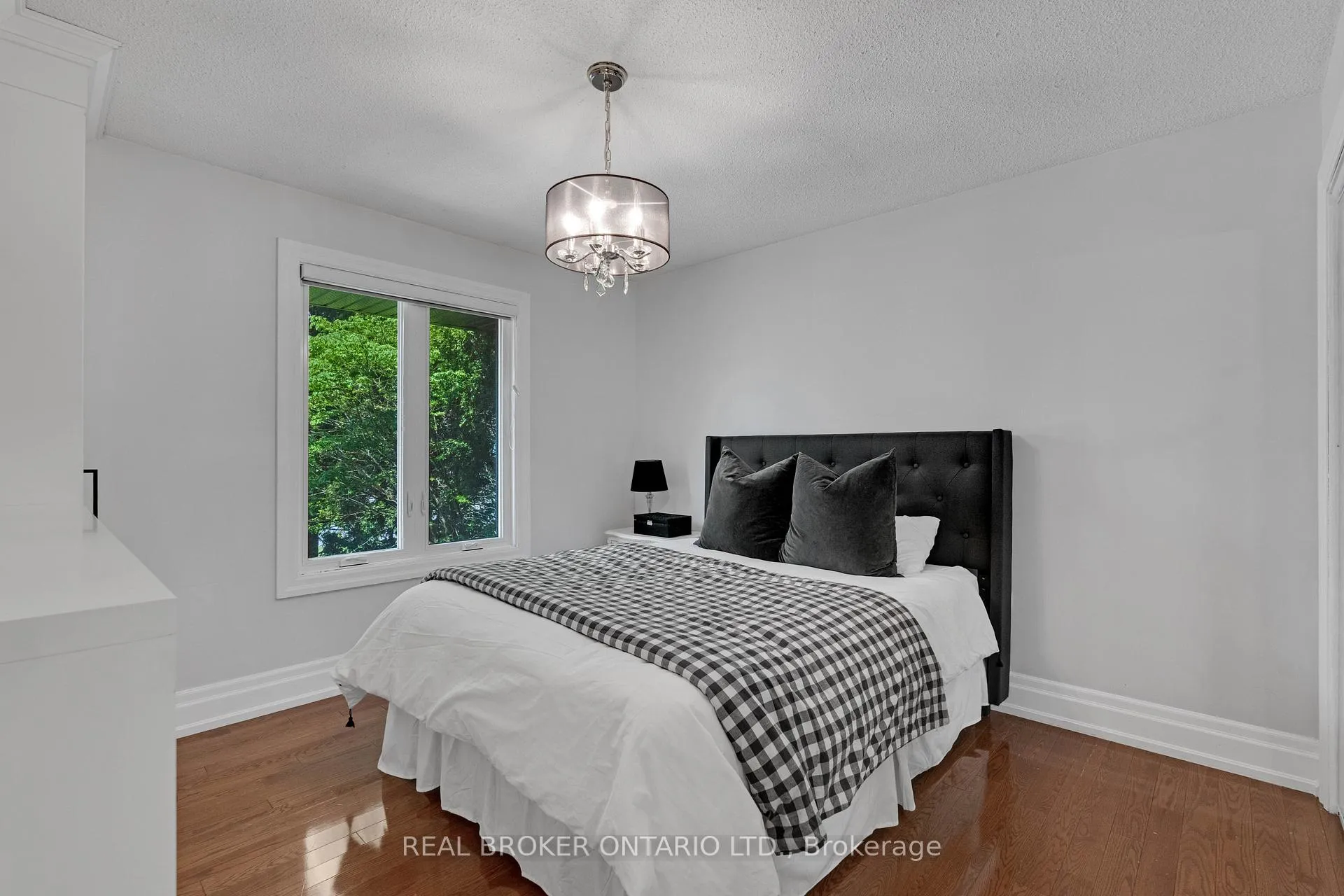 Photo 27 of 44 Hickman Street, Caledon, Bolton West — HOMEH