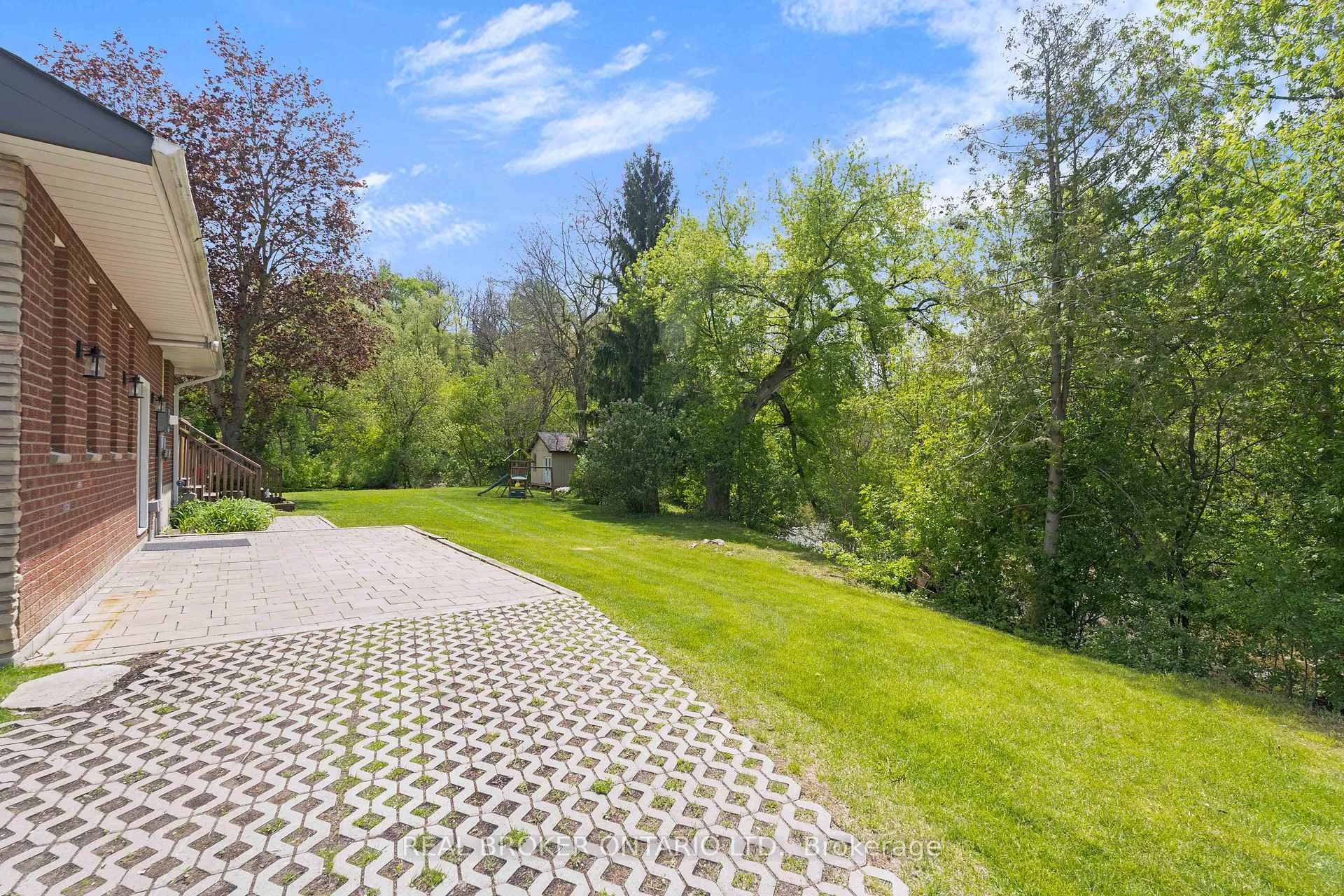 Photo 46 of 44 Hickman Street, Caledon, Bolton West — HOMEH
