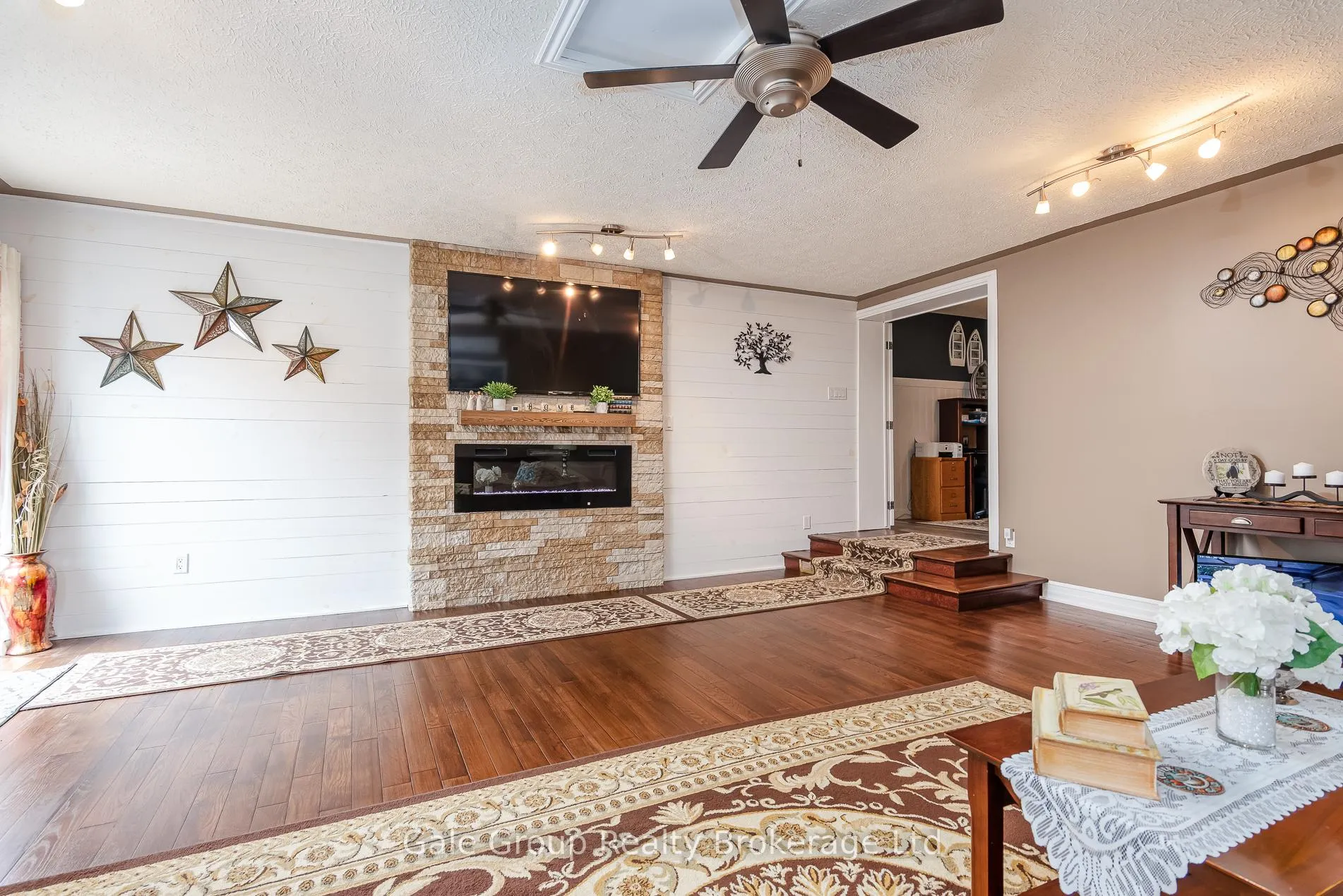 Photo 36 of 183 Byron Street, Zorra, Thamesford — HOMEH