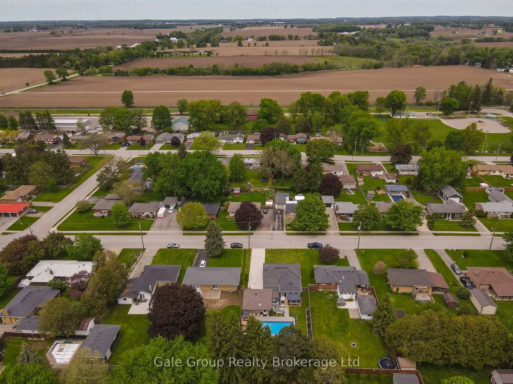 Photo 45 of 183 Byron Street, Zorra, Thamesford — HOMEH