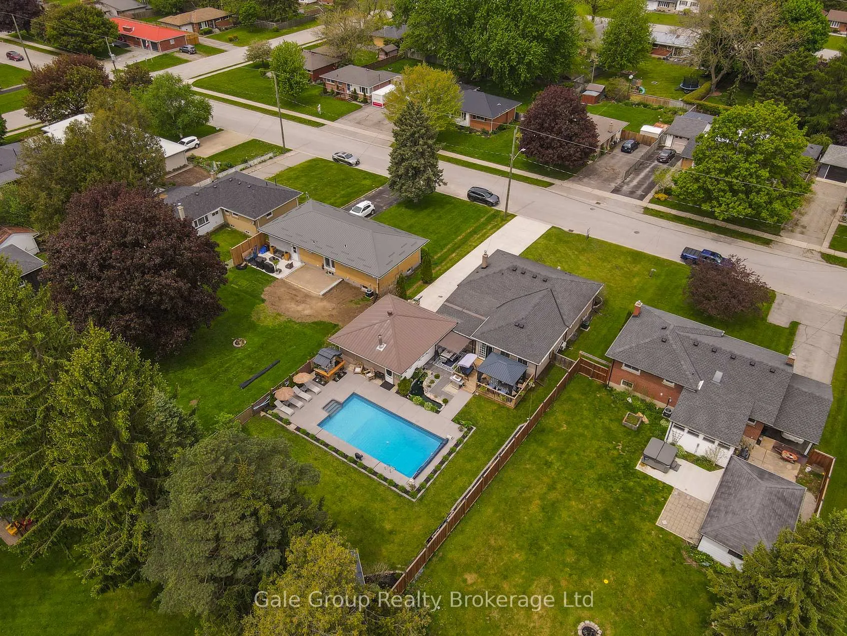 Photo 47 of 183 Byron Street, Zorra, Thamesford — HOMEH
