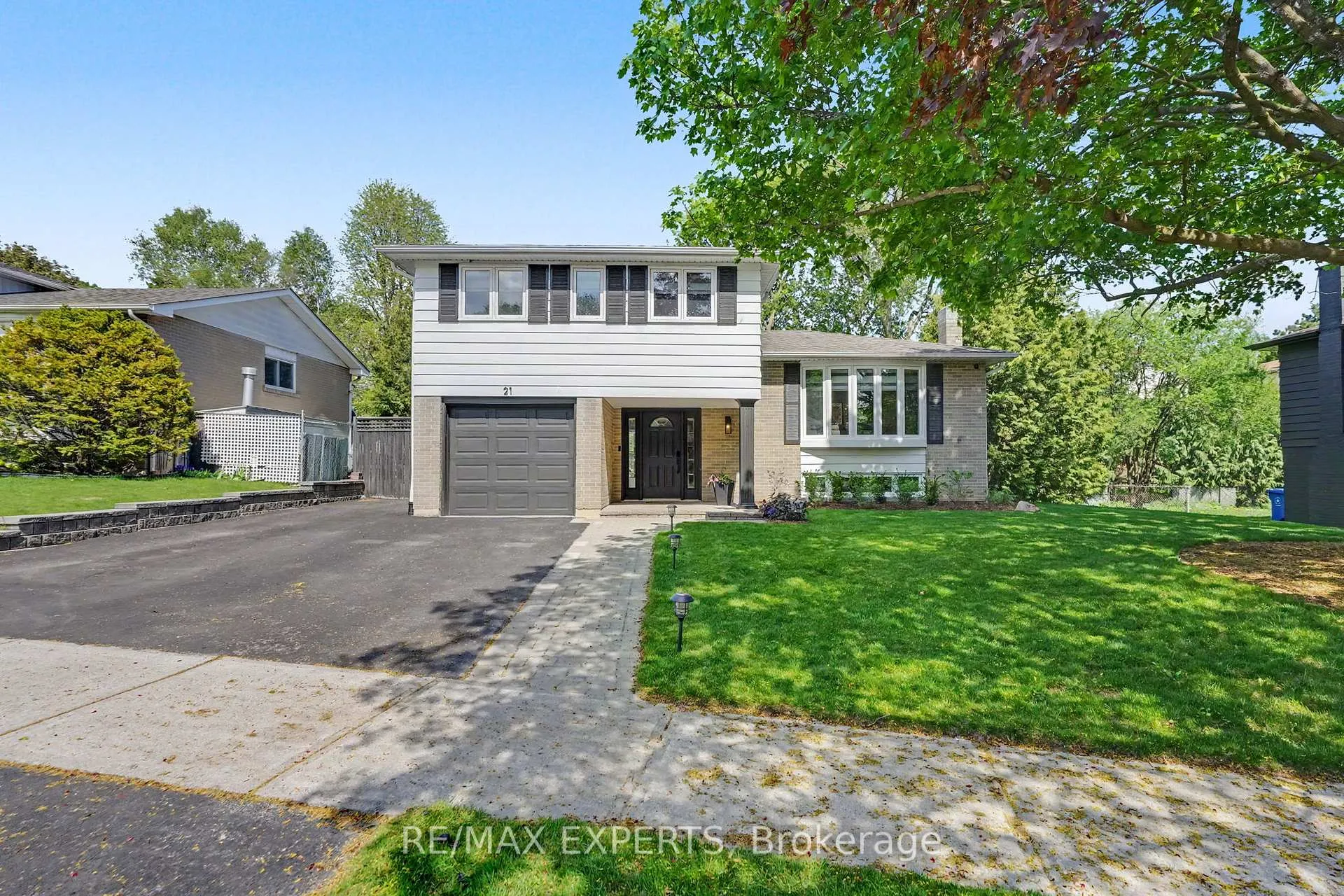 Photo 1 of 21 Bigwin Drive, Aurora, Aurora Heights — HOMEH