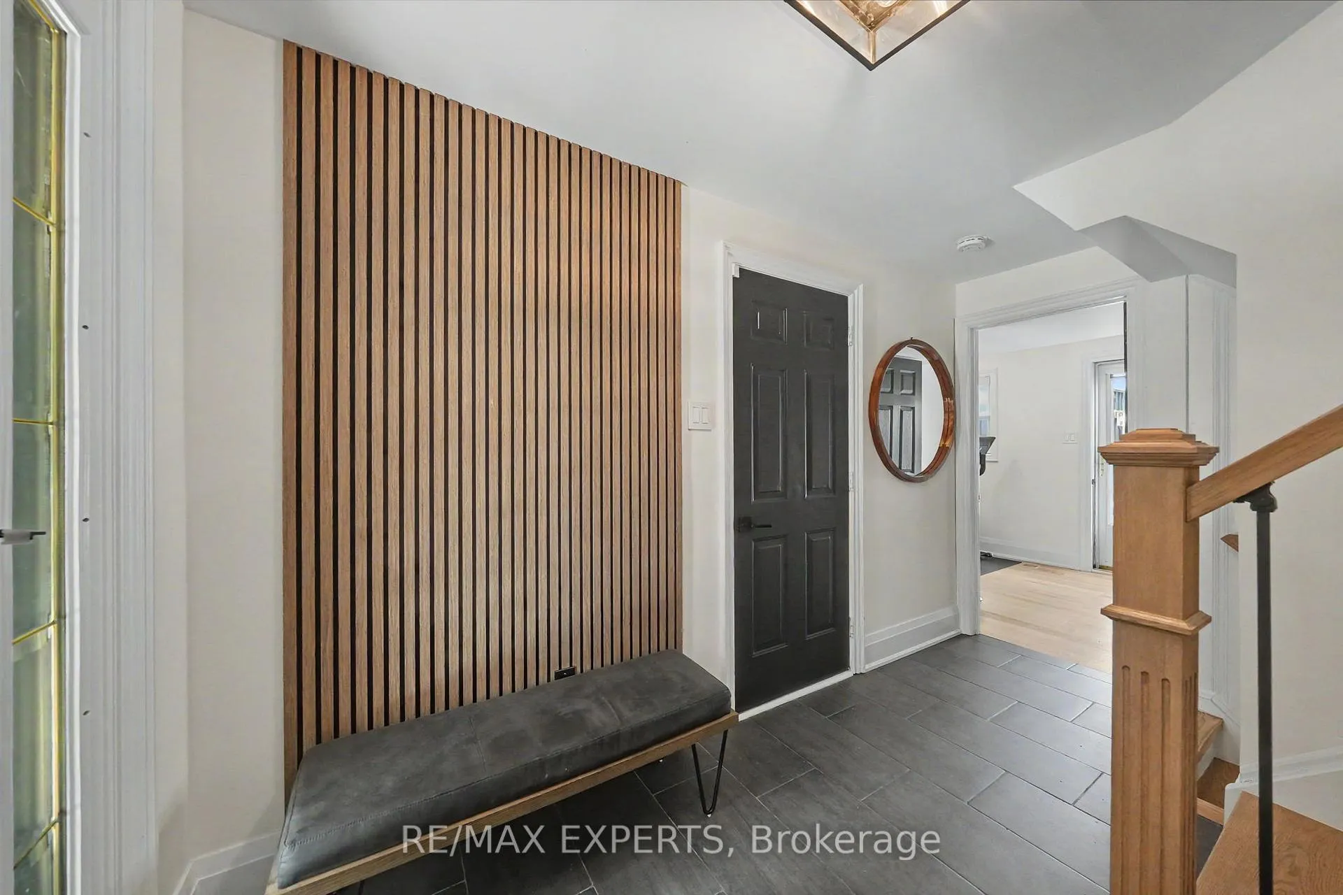 Photo 3 of 21 Bigwin Drive, Aurora, Aurora Heights — HOMEH