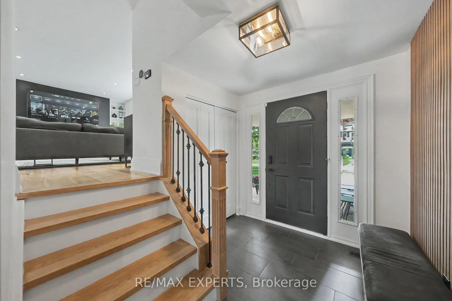 Photo 6 of 21 Bigwin Drive, Aurora, Aurora Heights — HOMEH