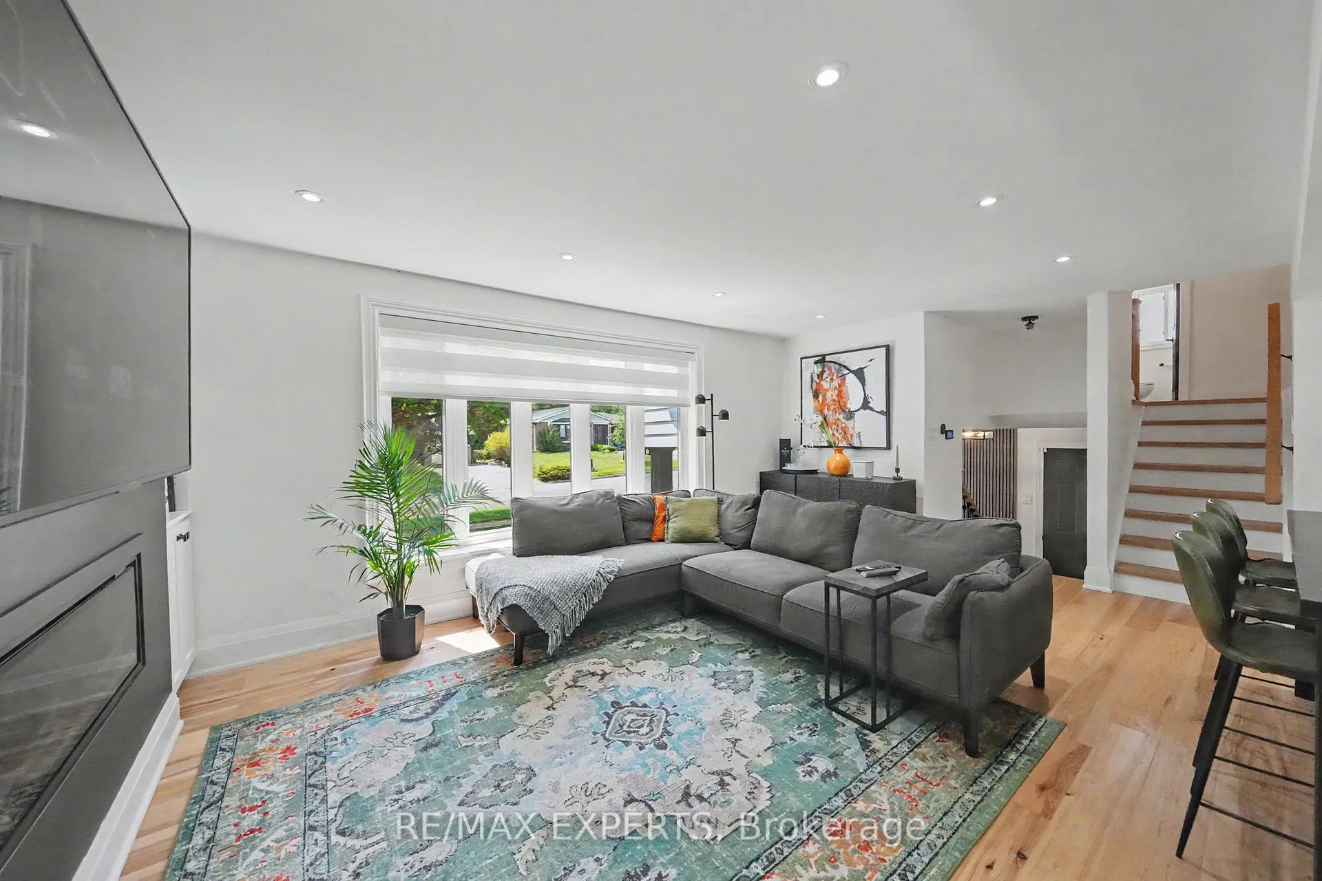 Photo 9 of 21 Bigwin Drive, Aurora, Aurora Heights — HOMEH