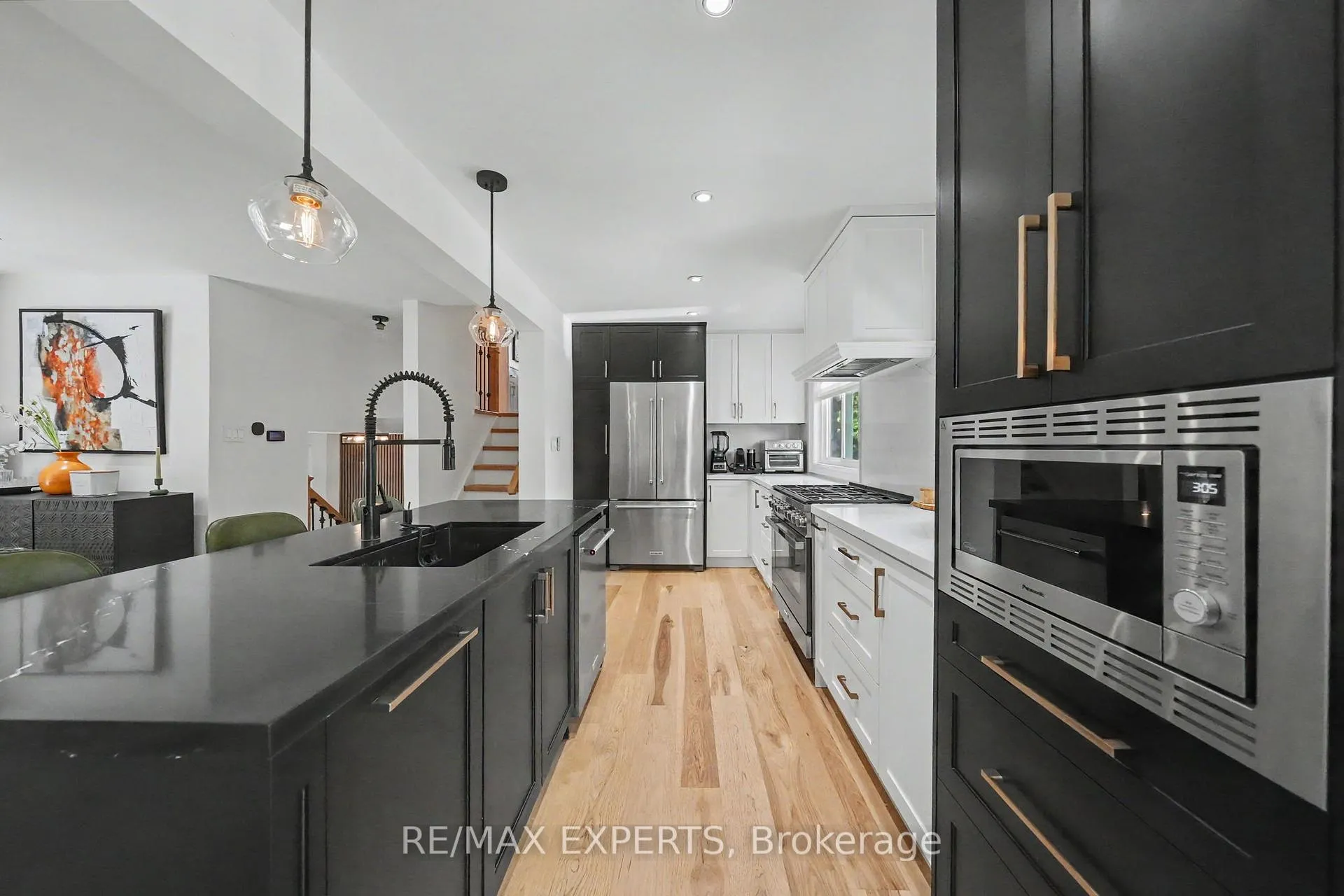 Photo 12 of 21 Bigwin Drive, Aurora, Aurora Heights — HOMEH