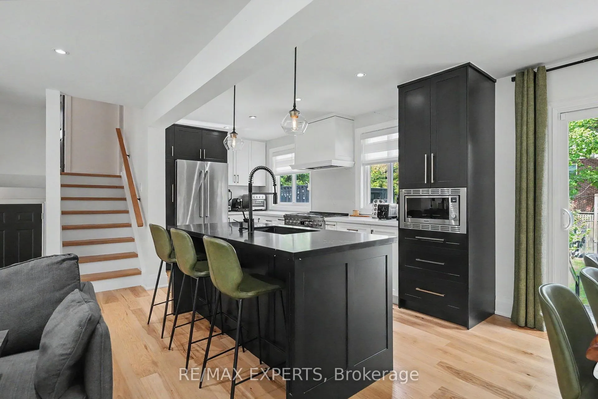 Photo 16 of 21 Bigwin Drive, Aurora, Aurora Heights — HOMEH