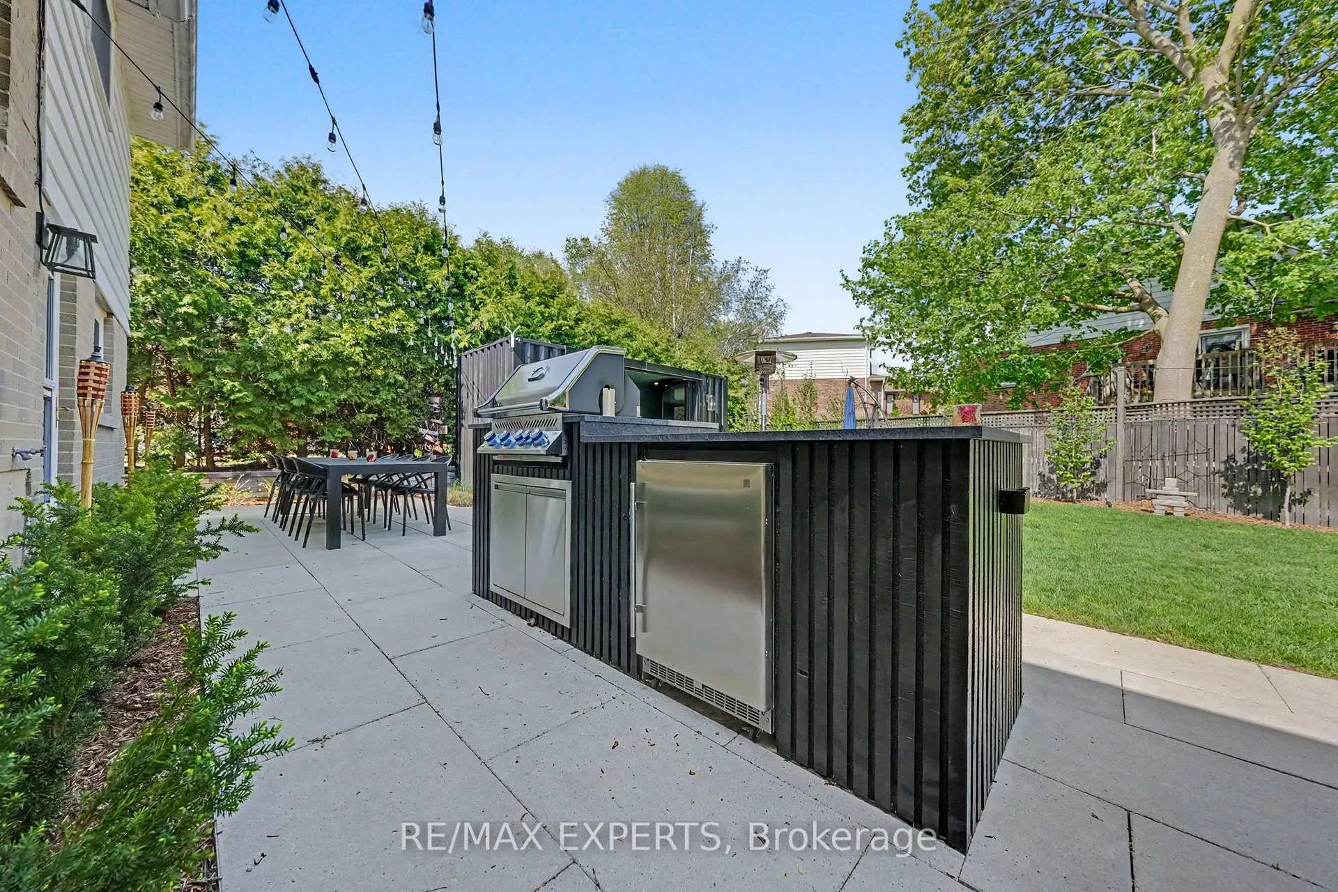 Photo 33 of 21 Bigwin Drive, Aurora, Aurora Heights — HOMEH