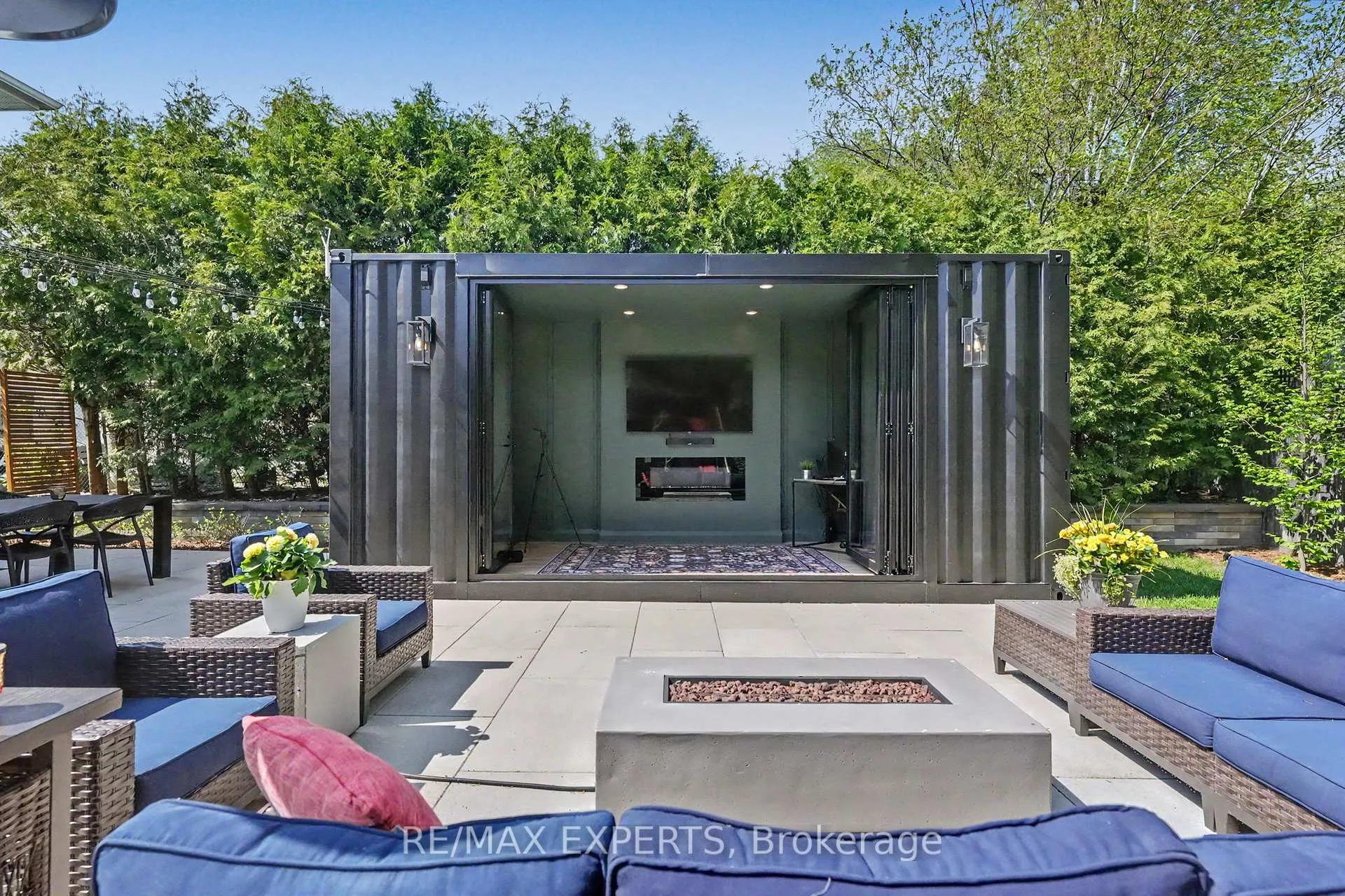 Photo 34 of 21 Bigwin Drive, Aurora, Aurora Heights — HOMEH
