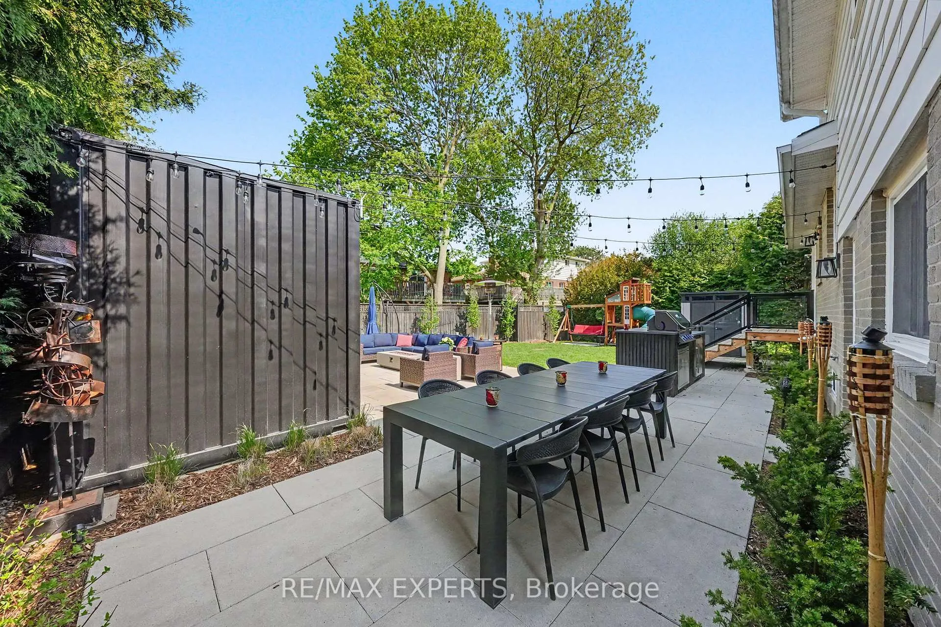 Photo 35 of 21 Bigwin Drive, Aurora, Aurora Heights — HOMEH